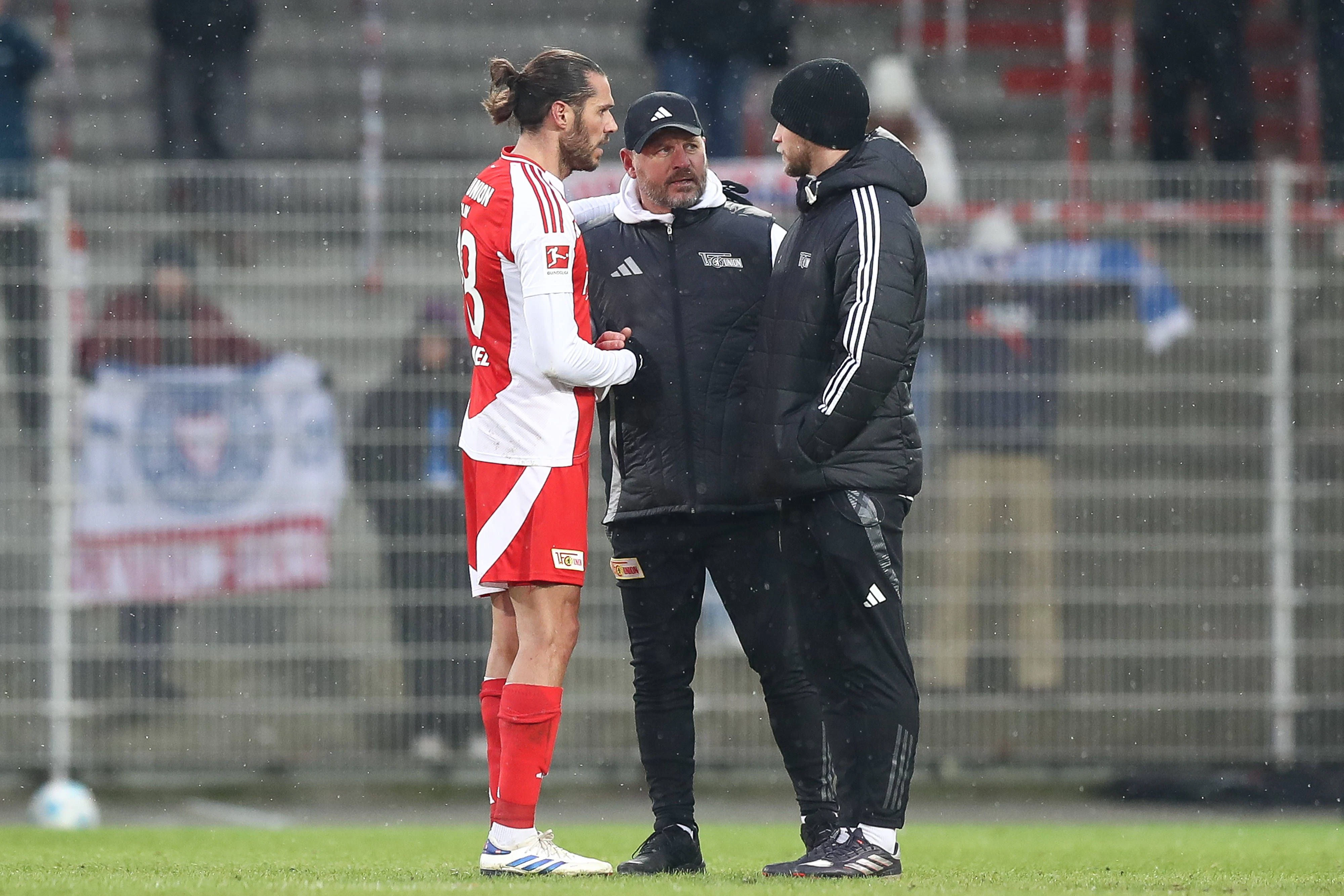 Unter Trainer Steffen Baumgart herrscht ein anderer Ton beim 1. FC Union. Trimmel sieht im Personenkult um Baumgart einen Vorteil für die Spieler.