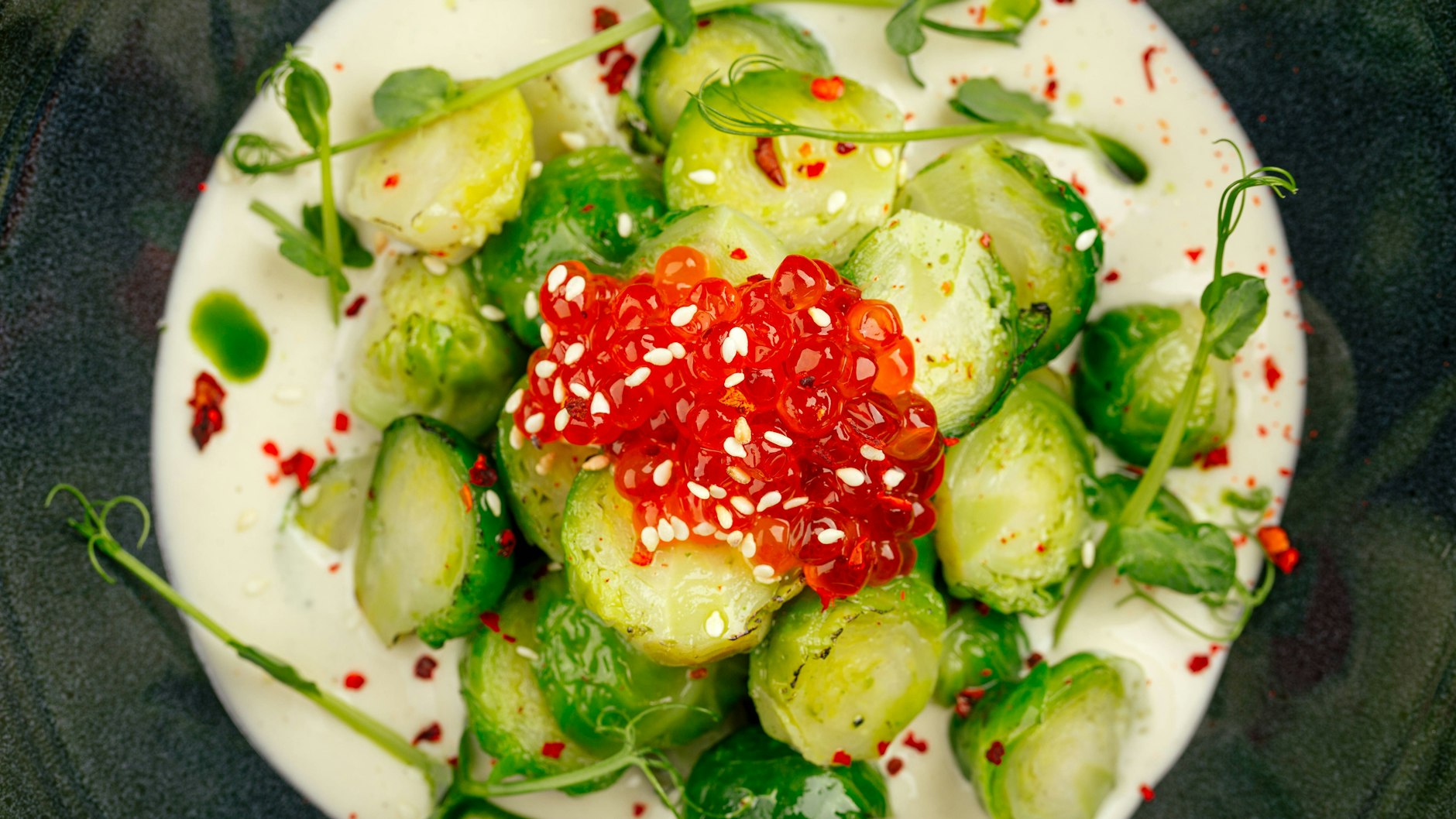 Probieren Sie das Rezept für Rosenkohl in Frischkäse-Senfsauce gleich mal aus. 