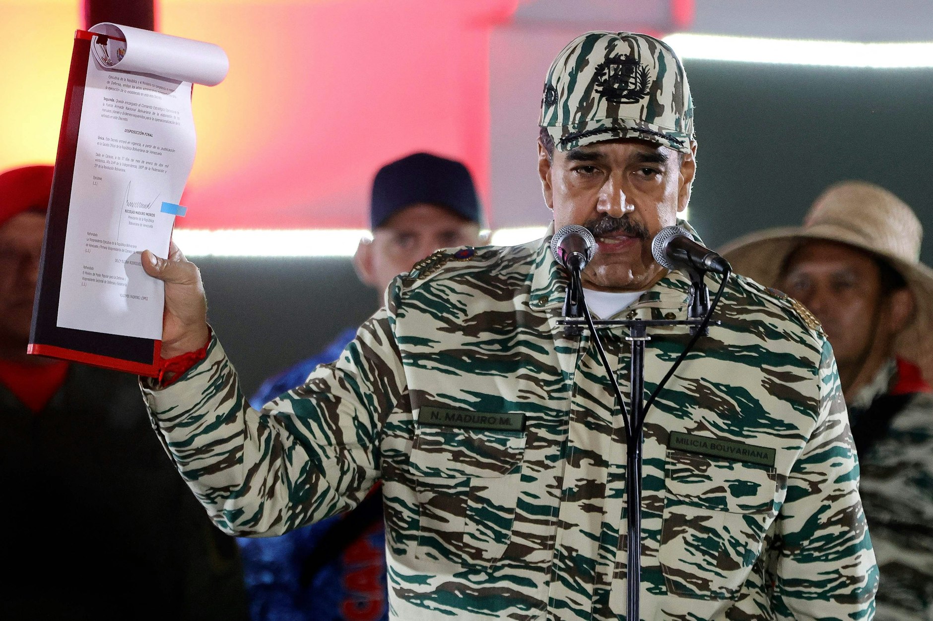 Venezuelas Präsident Nicolás Maduro behauptet, dass ukrainische und US-„Söldner“ festgenommen wurden.