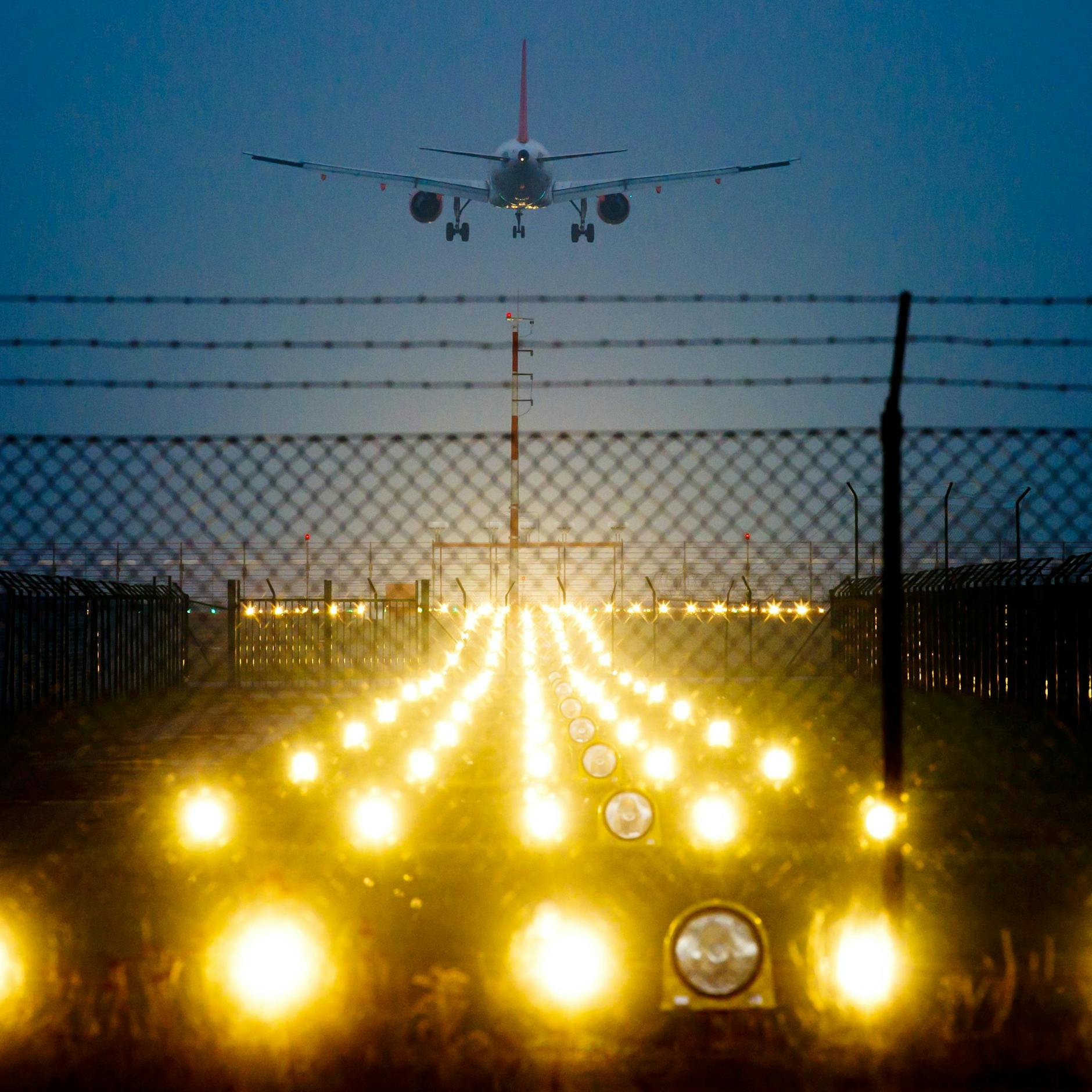 Image - Vom BER zurückgewiesen: Dissident droht Abschiebung in den Iran – „akute Todesgefahr“