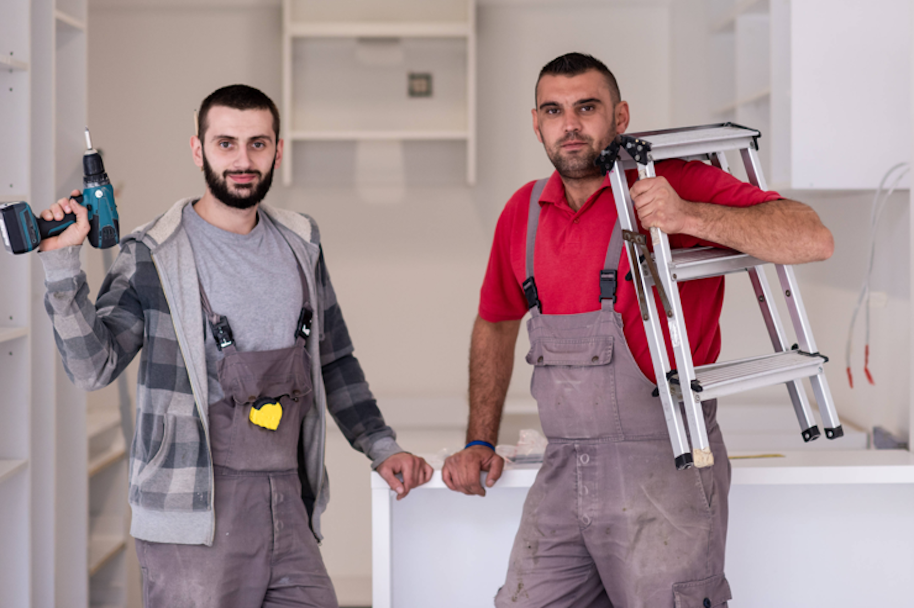 Eine neue Küche wird installiert. Da hat man die Handwerker einige Stunden im Haus.