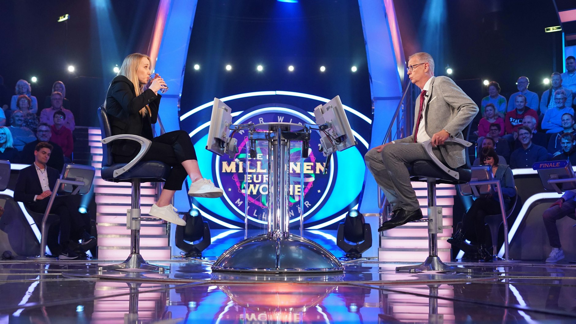 Paula Menold und Günther Jauch im Studio von „Wer wird Millionär?“