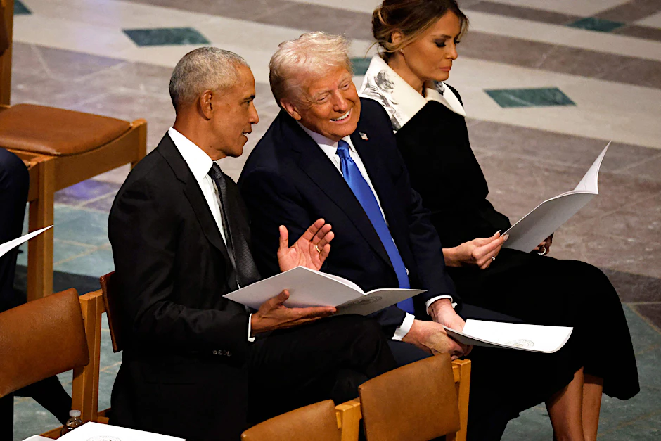 Donald Trump und Barack Obama am Donnerstag bei der Verabschiedung von Jimmy Carter in Washington.