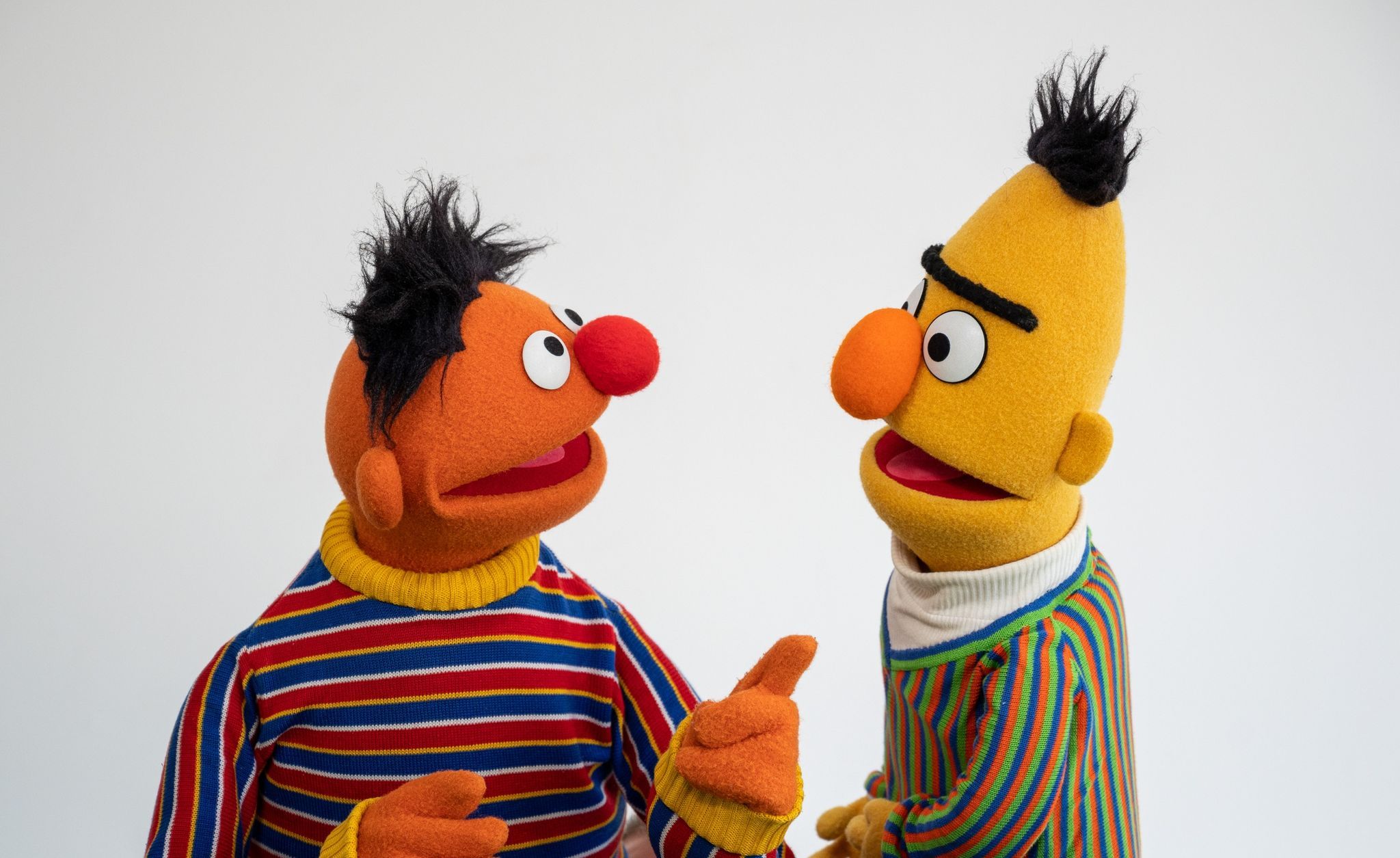 Elon Musk und Alice Weidel  – statt Doof-Talk auf X lieber mit dem ID.4 zum Chinesen