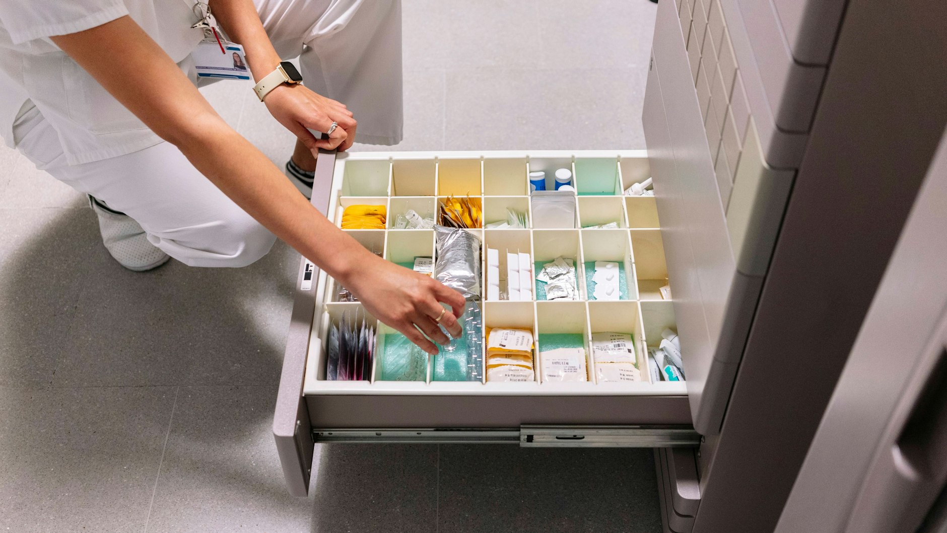 In vielen Berliner Kliniken liegt die Sex-Droge Ketamin einfach so in Schränken rum.