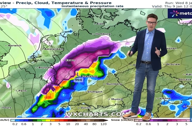 Wetter-Experte Dominik Jung zeigt, wo besonders viel Schnee erwartet wird am Donnerstag.