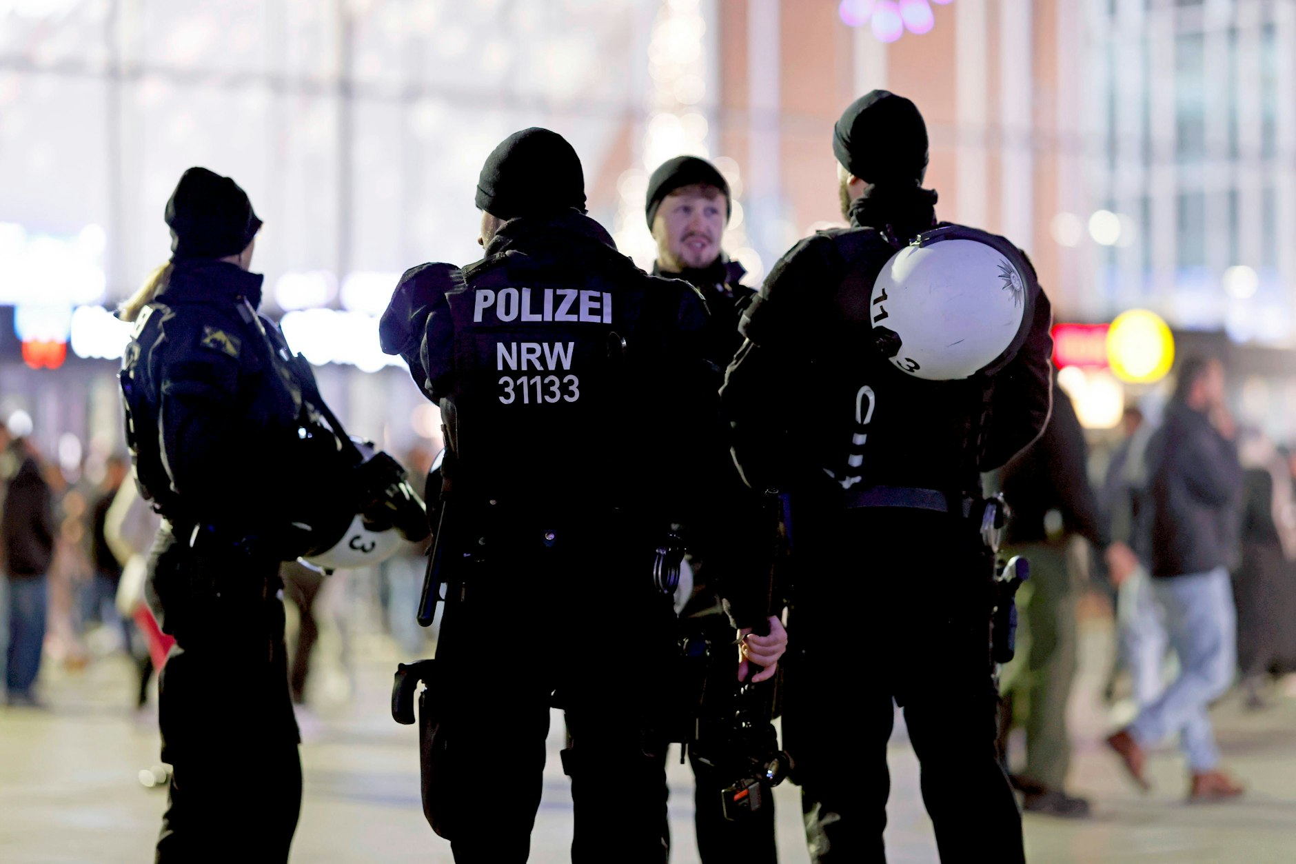 Drei Verdächtige wurden in Düsseldorf und Bad Homburg festgenommen. 