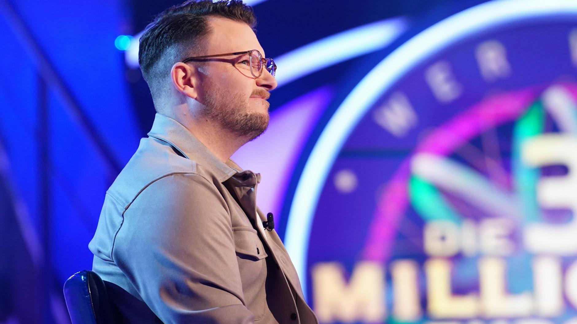Jonas Kloke legt bei „Wer wird Millionär?“ einen recht kurzen Auftritt hin, schafft es bis zur 8000-Euro-Frage.