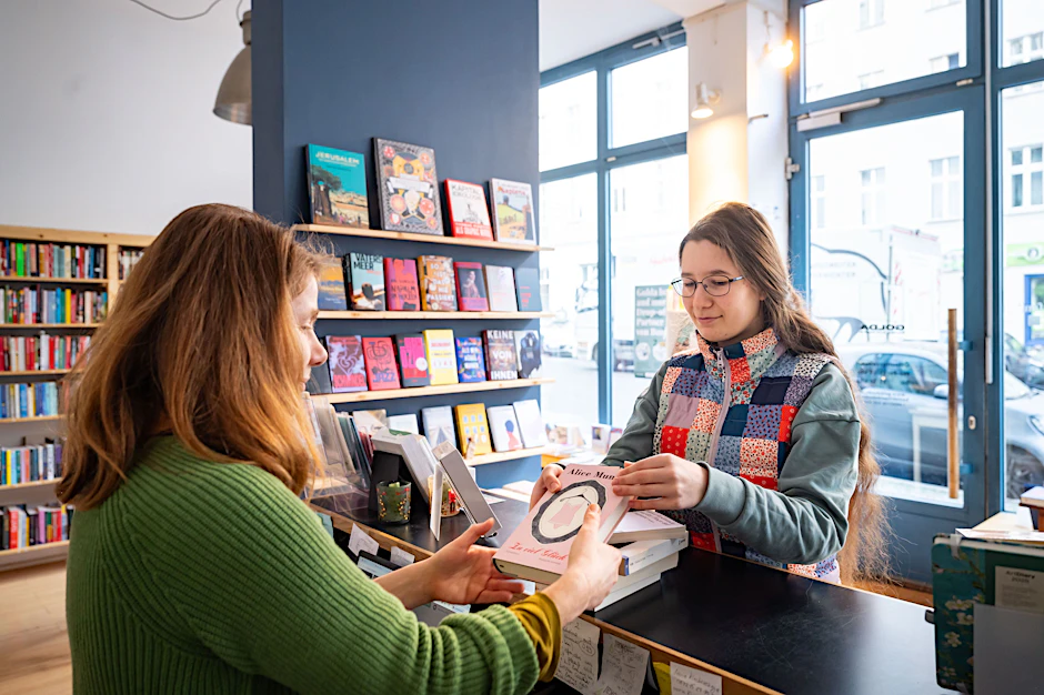 Buchhandlug Golda in Mitte können gebrauchte Bücher abgegeben werden.
