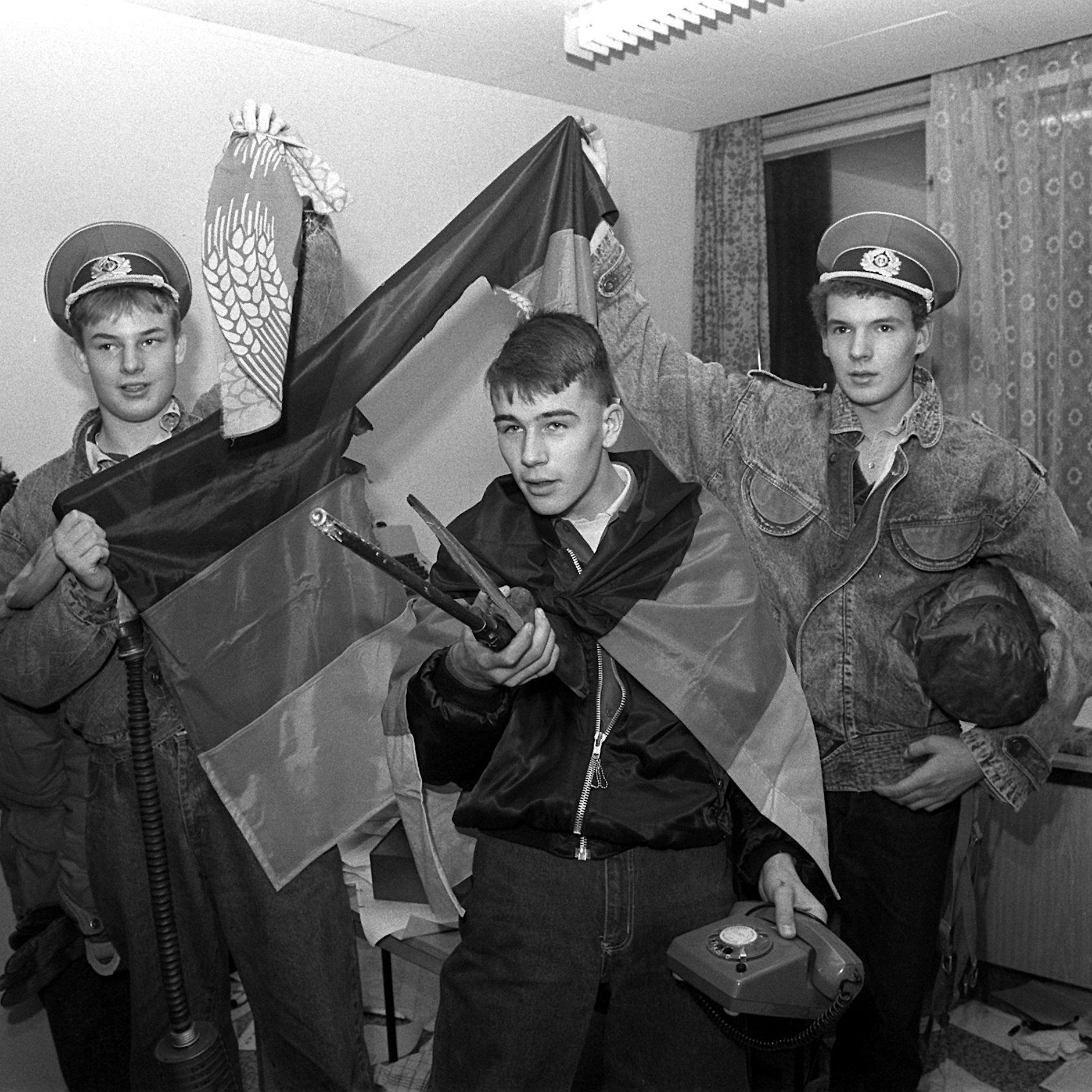 Die Stasi durfte alles, und dann triumphierte das Volk über die Spitzel