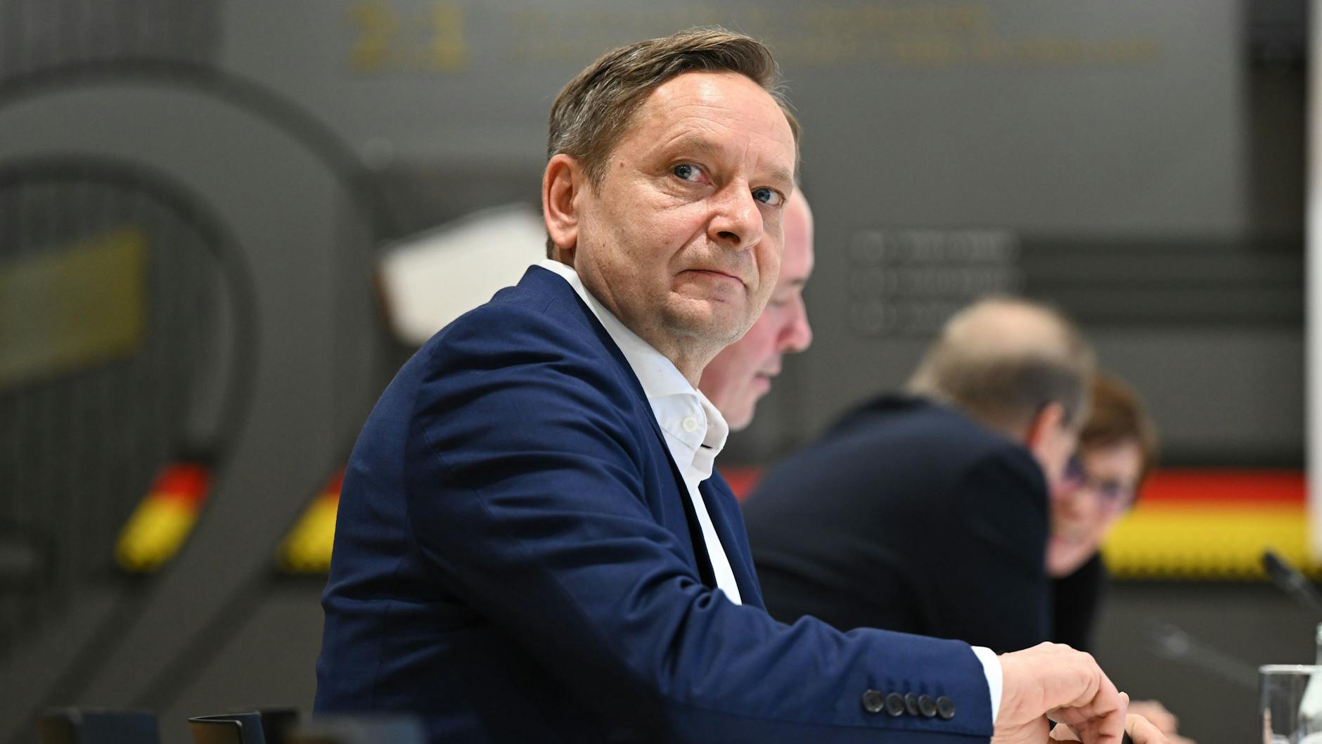 Union-Manager Horst Heldt im Verhandlungssaal des DFB-Sportgerichts.