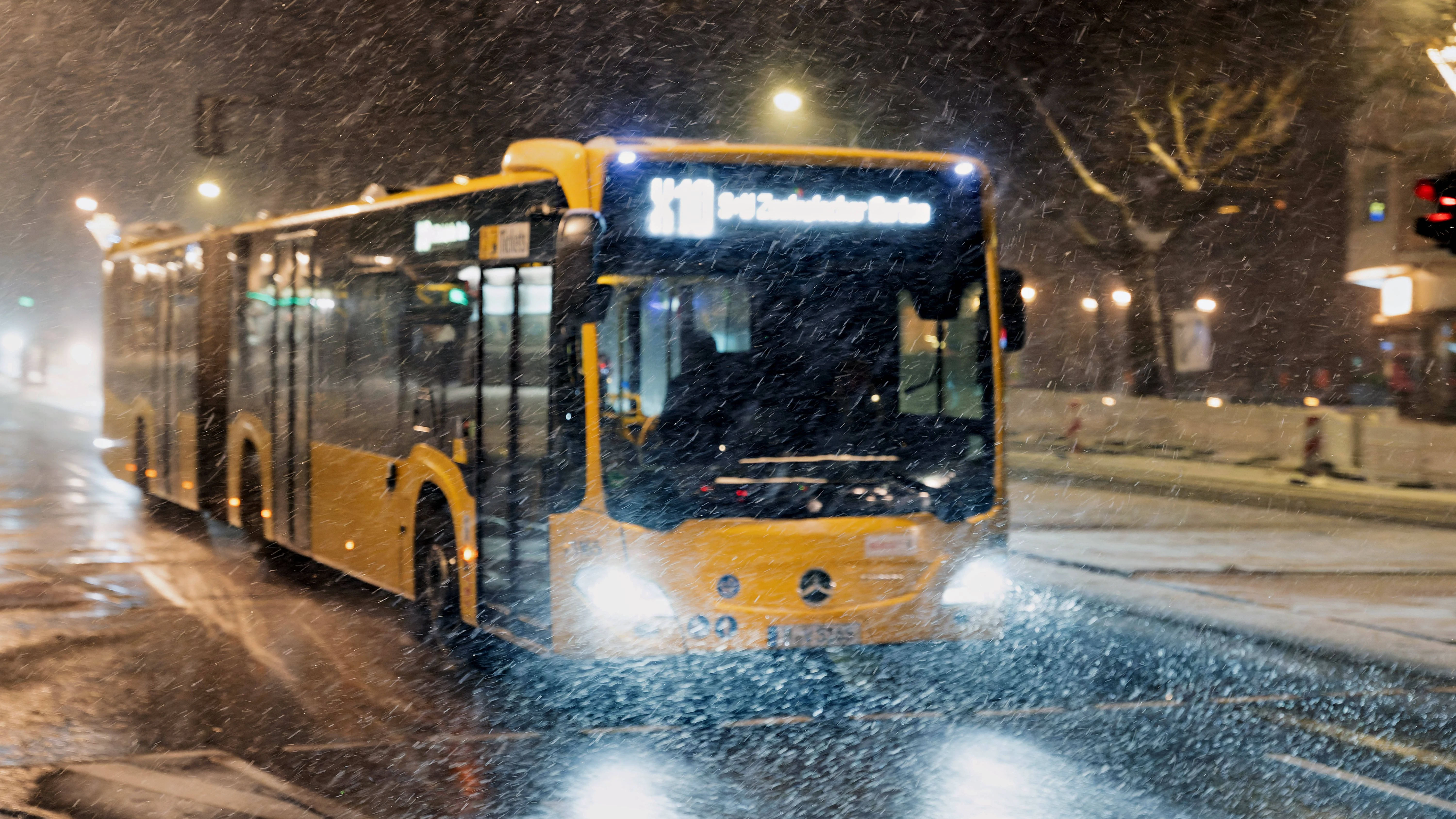 Schüler, Arbeitnehmer und Pendler müssen sich womöglich mitten im Winter auf BVG-Streiks einstellen.