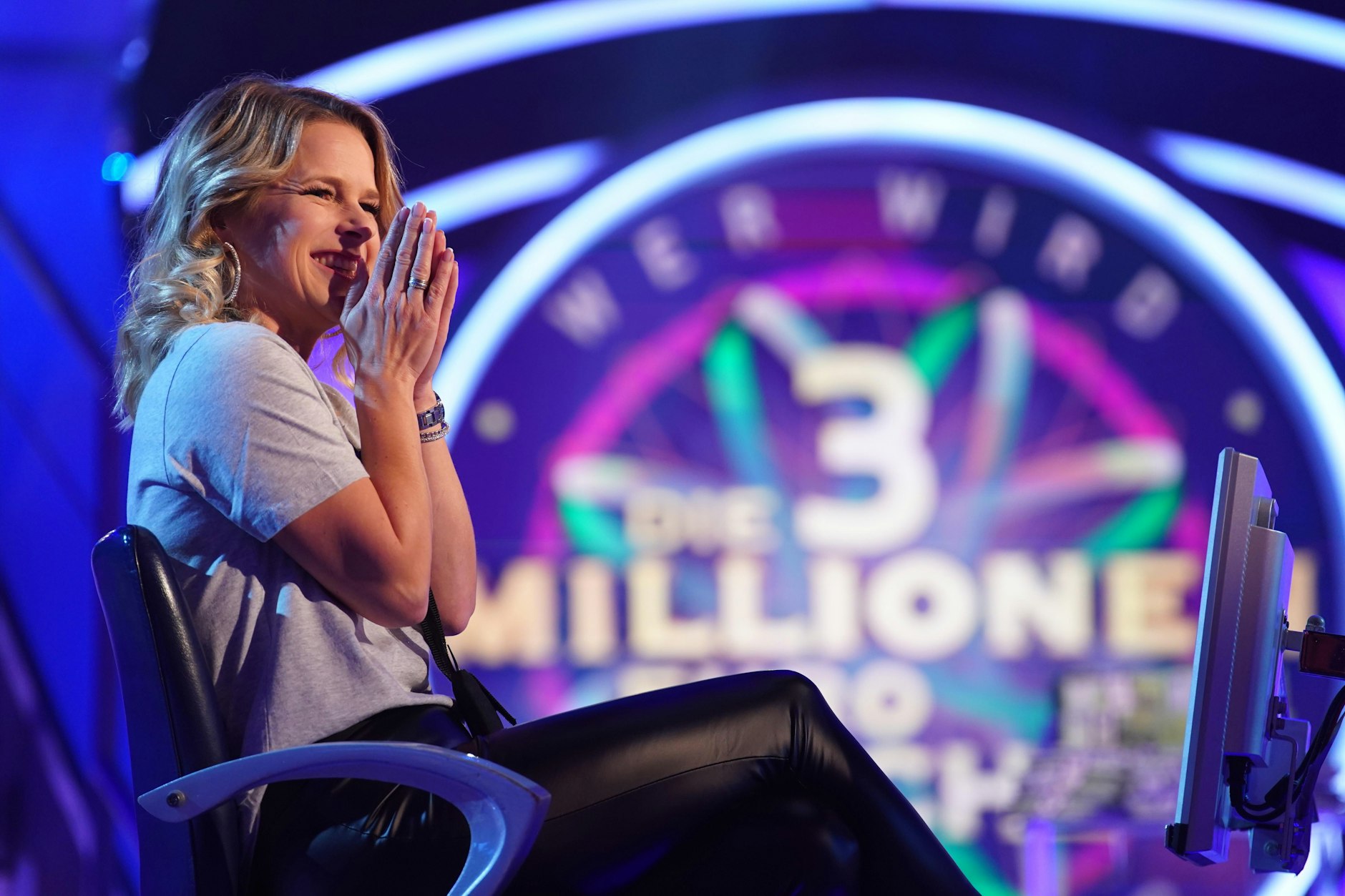 Dorothea Gharibian bei „Wer wird Millionär?“. Nach einer tollen Quiz-Runde sorgt eine falsch beantwortete Frage für einen heftigen Absturz.