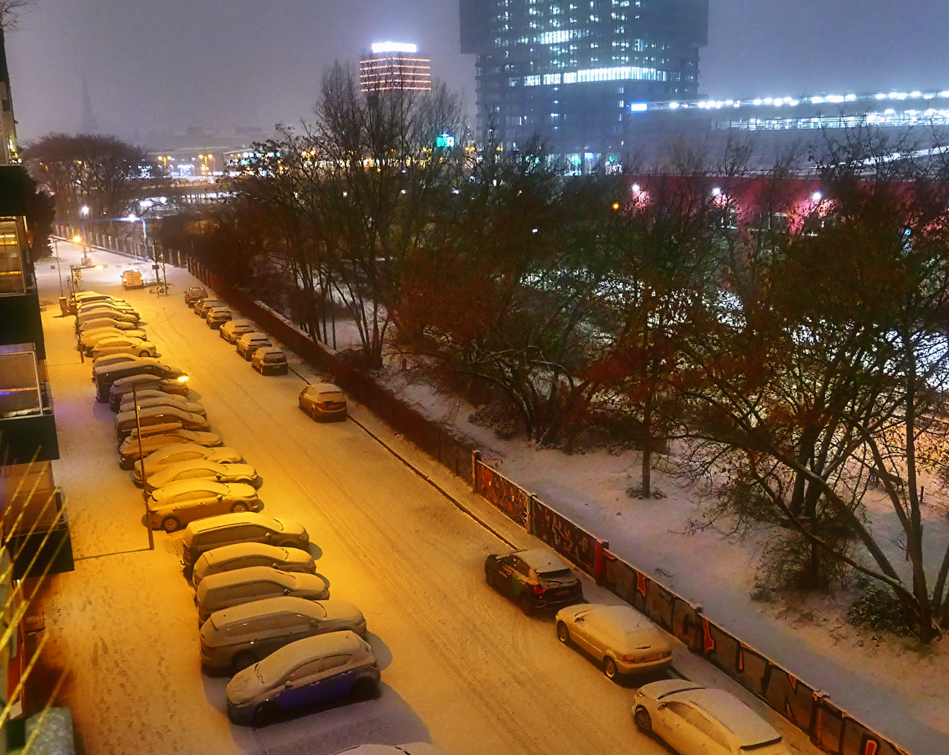 Dieses Foto entstand in Friedrichshain zwischen S-Bahnhof Warschauer Straße und Ostbahnhof.