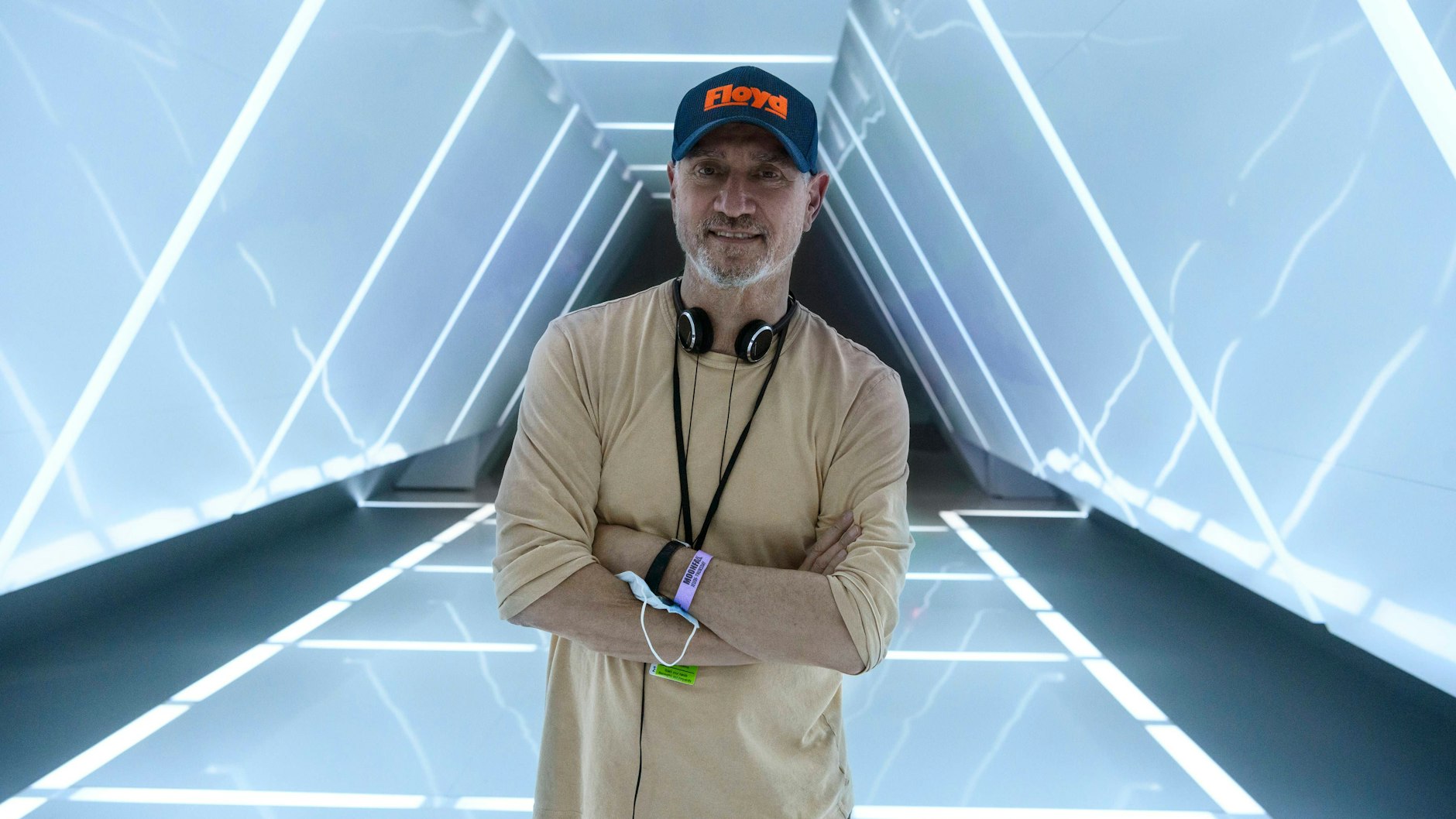 Roland Emmerich ist der Master of Disaster von Hollywood, führte bei einigen Katastrophenfilmen Regie. Danach wird jetzt auch bei „Wer wird Millionär?“ gefragt.