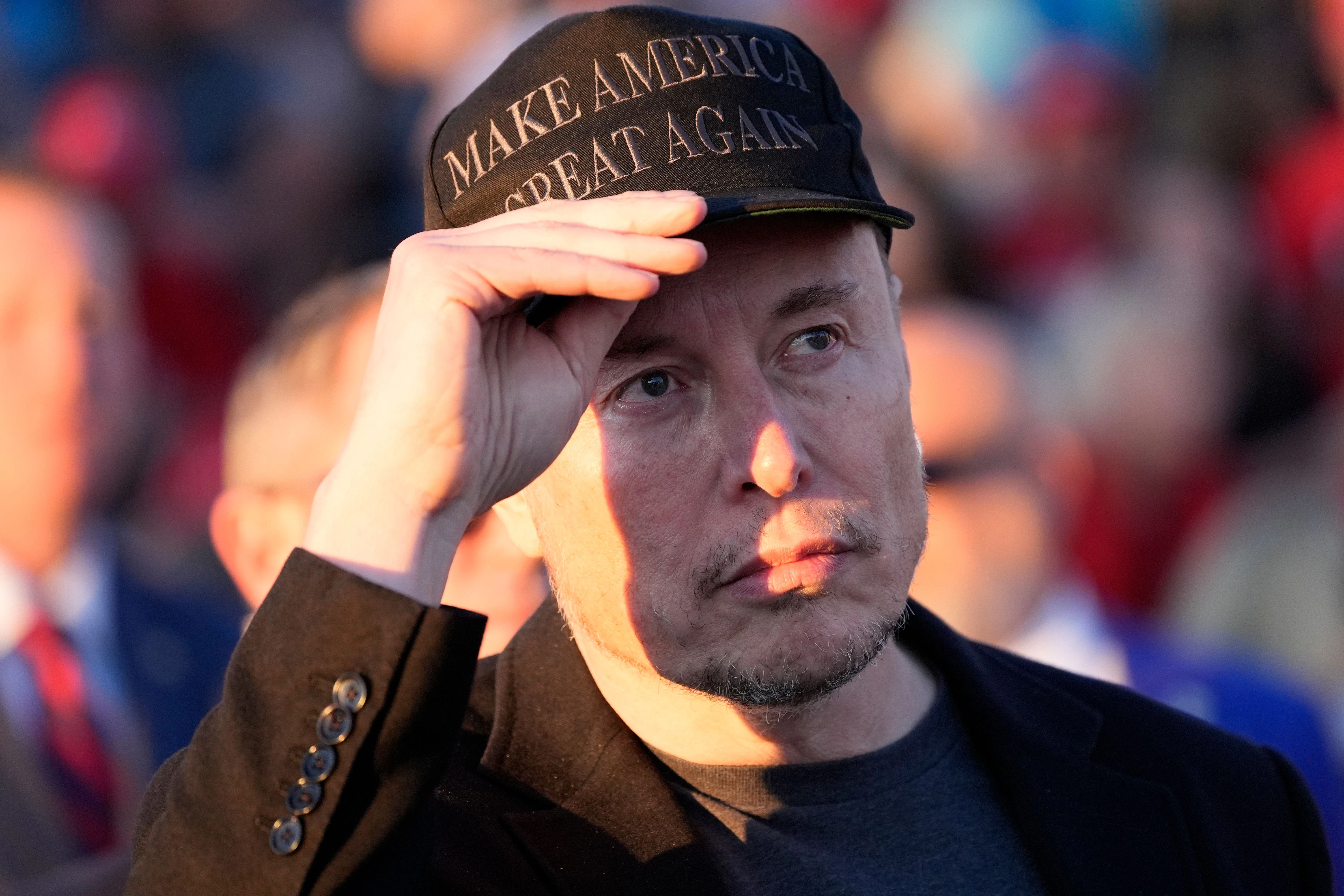 Elon Musk hat es vorgemacht, Facebook macht es nach: Beide Plattformen wollen auf Faktenchecker verzichten.