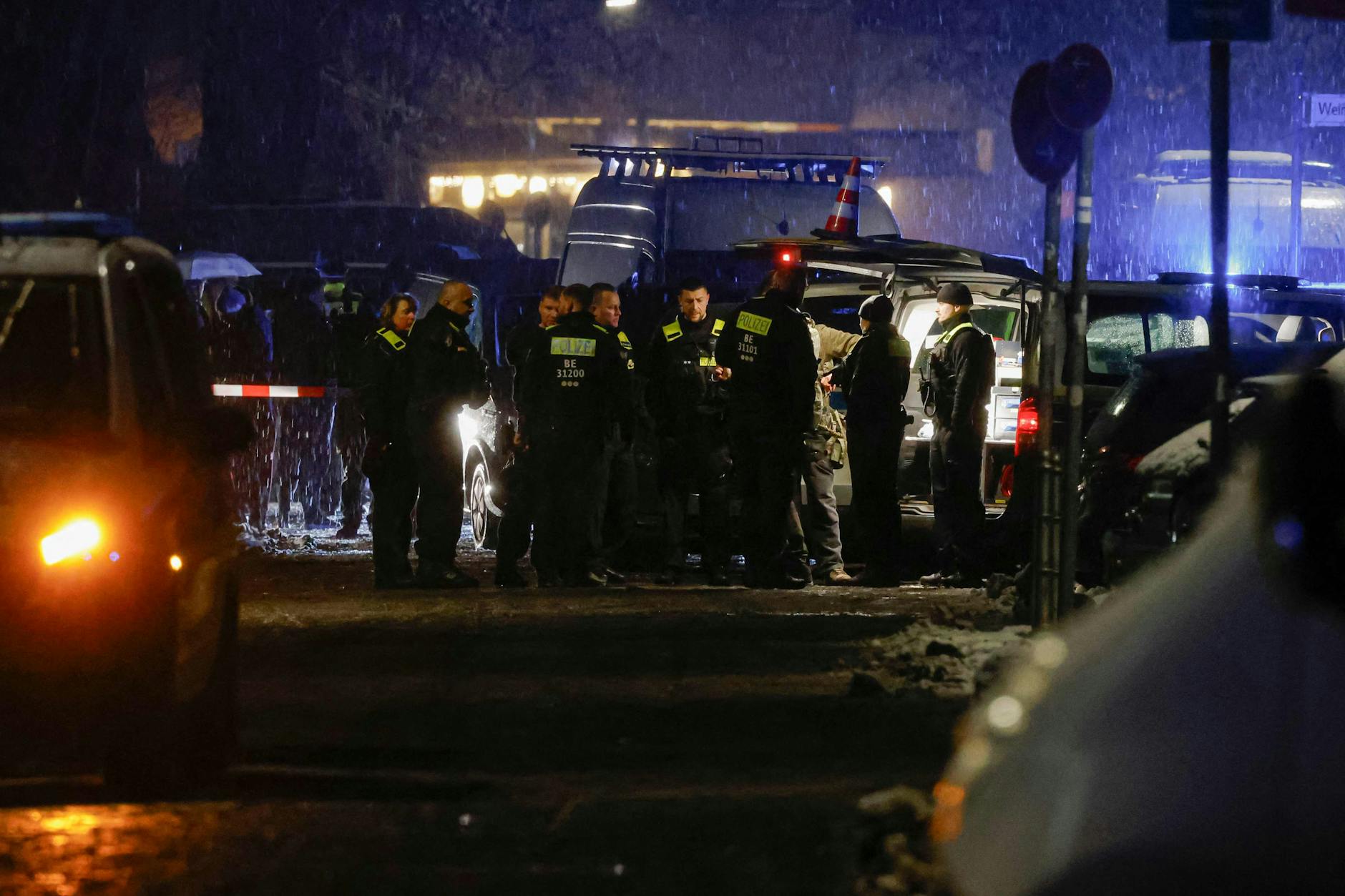Nach dem Amok-Alarm war die Polizei in Schmargendorf im Großeinsatz.
