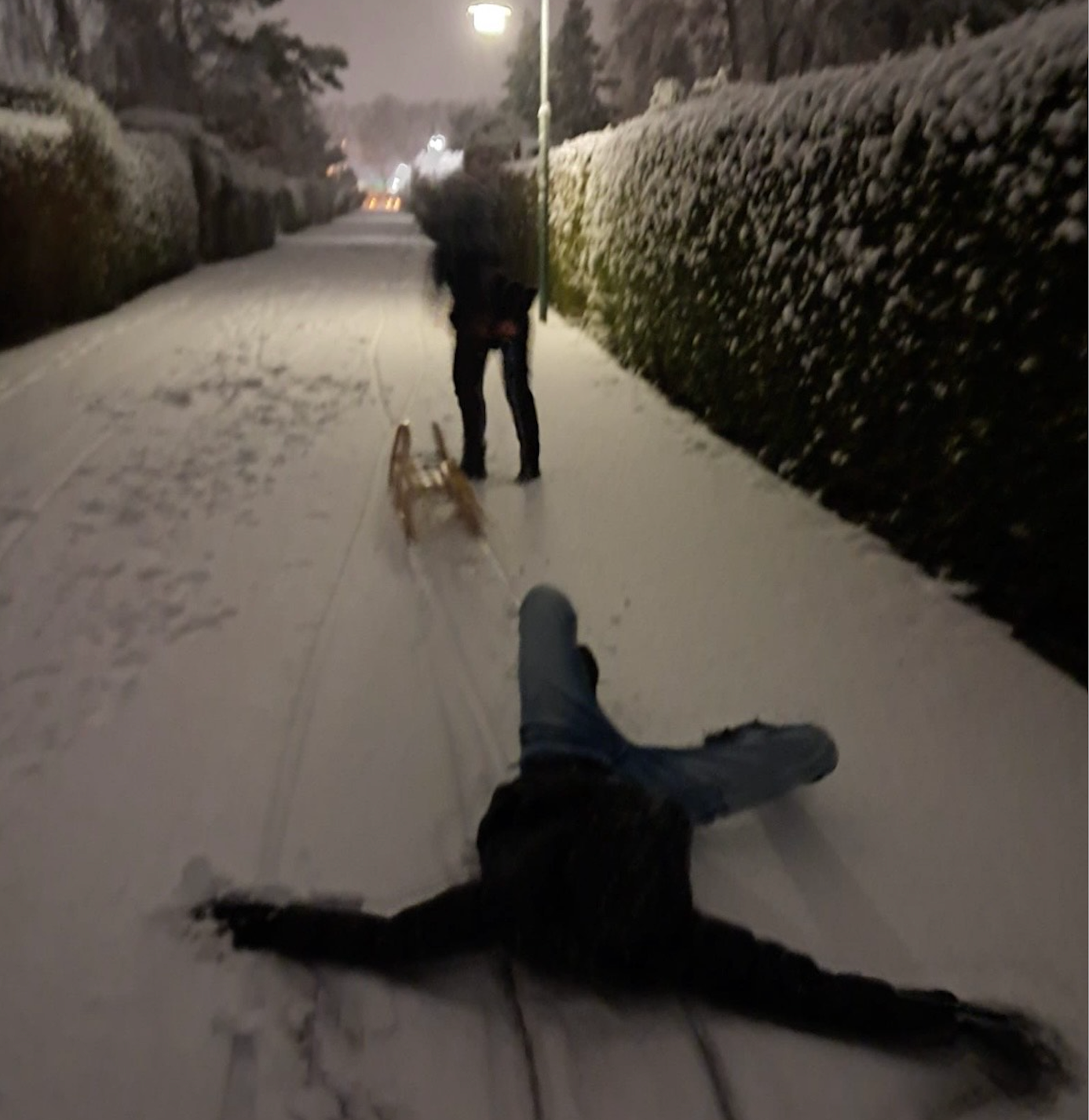 Benjamin: "Wunderbares Winterfoto von meinen Kids, im winterlichen Berlin-Reinickendorf"