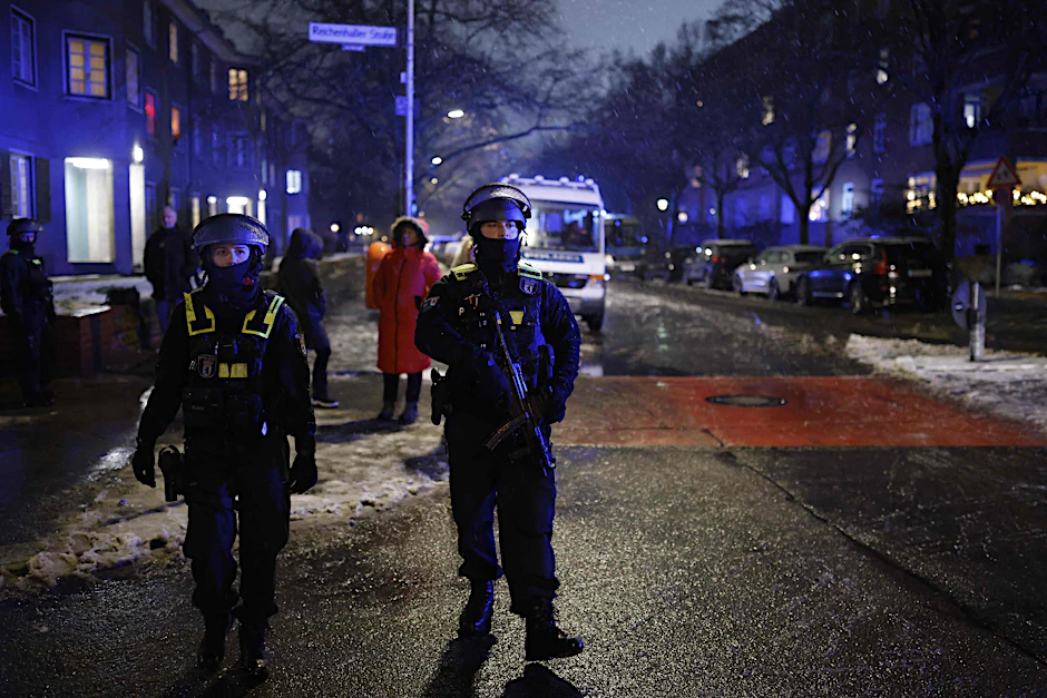 Nach dem Amok-Alarm war die Polizei in Schmargendorf im Großeinsatz.