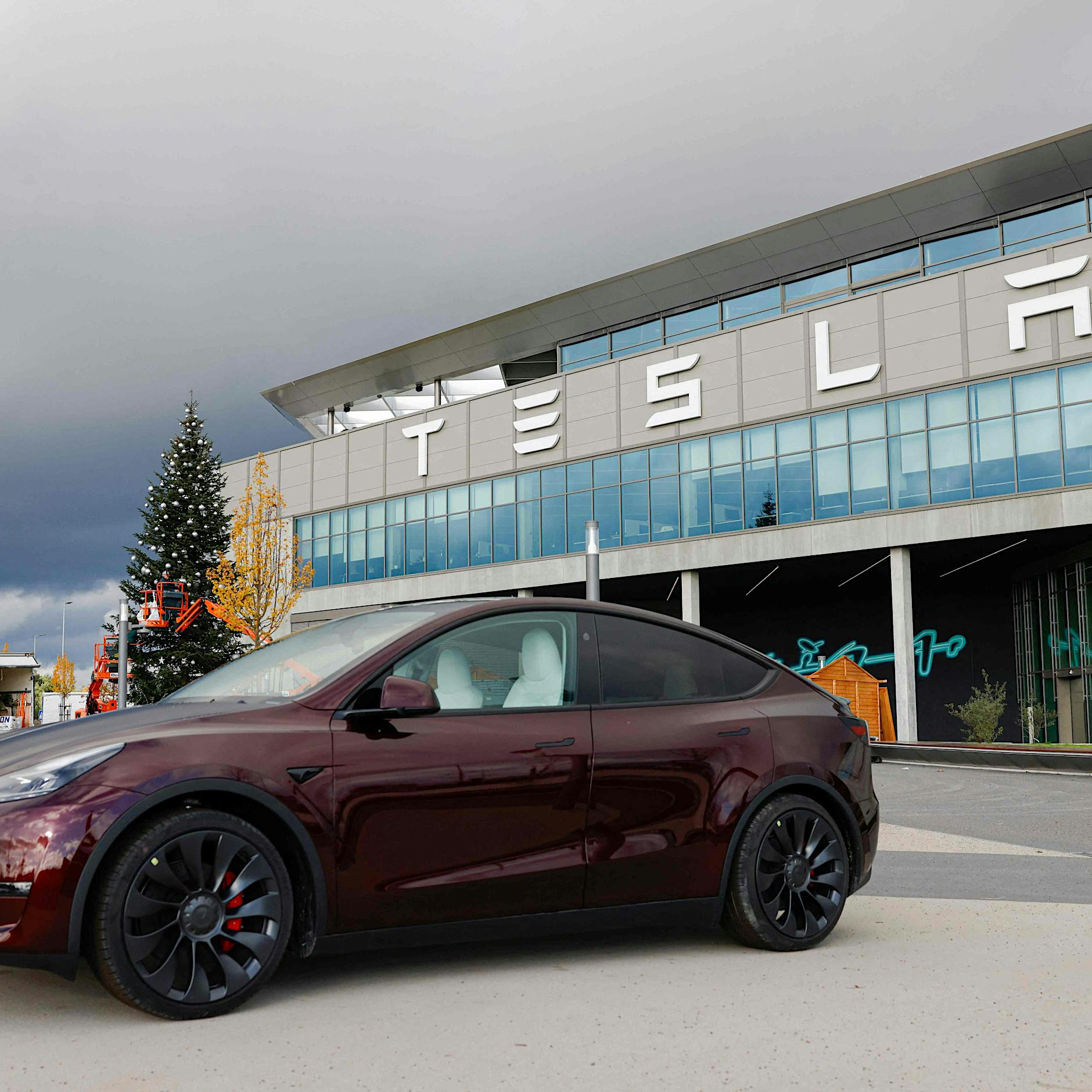 Elektroautos kein „Sondermüll“ mehr? Das sagt die AfD jetzt zu Teslas von Elon Musk