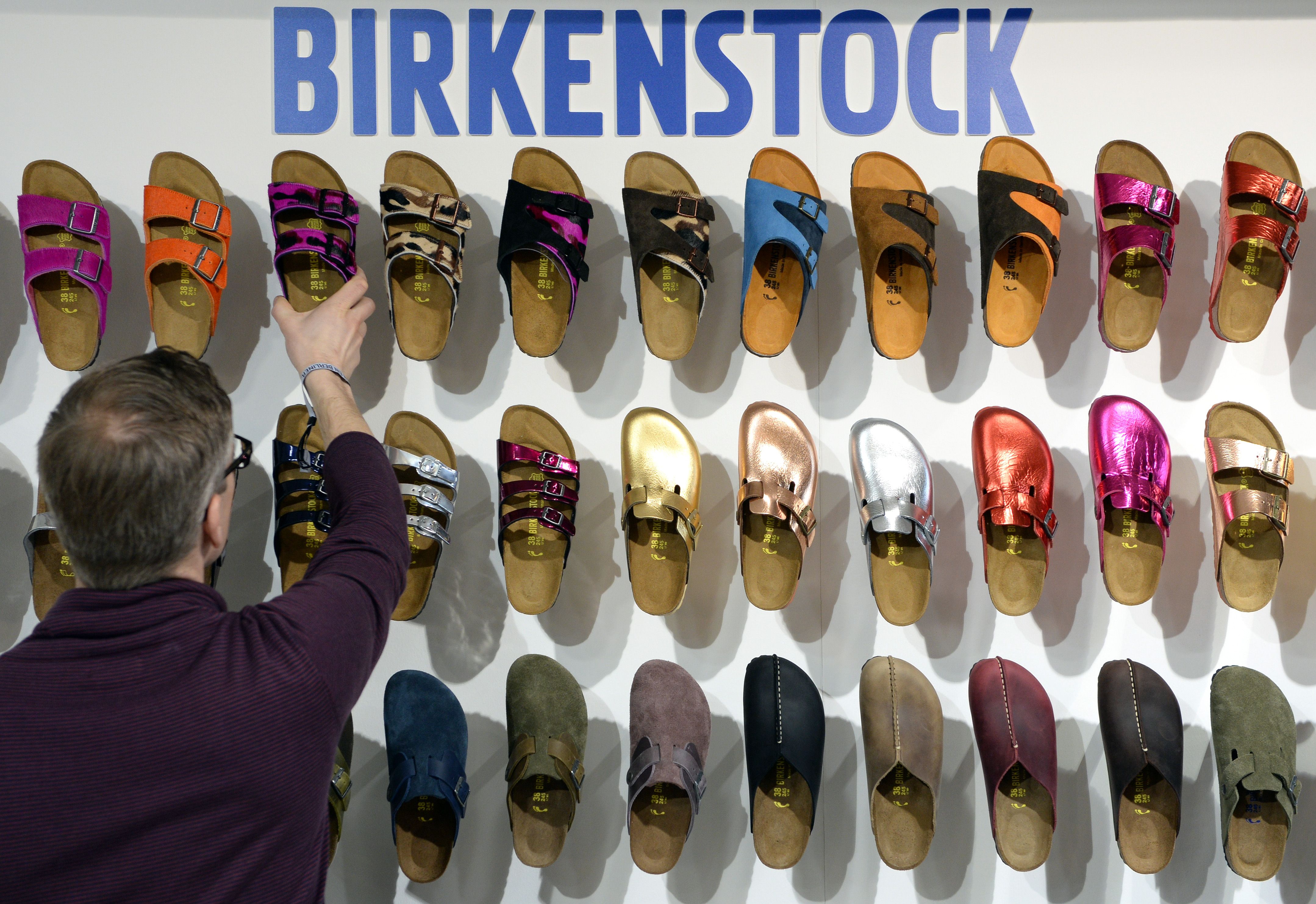Image - Von Birkenstock bis Affenselfie – die kuriosesten Streits um Urheberrecht