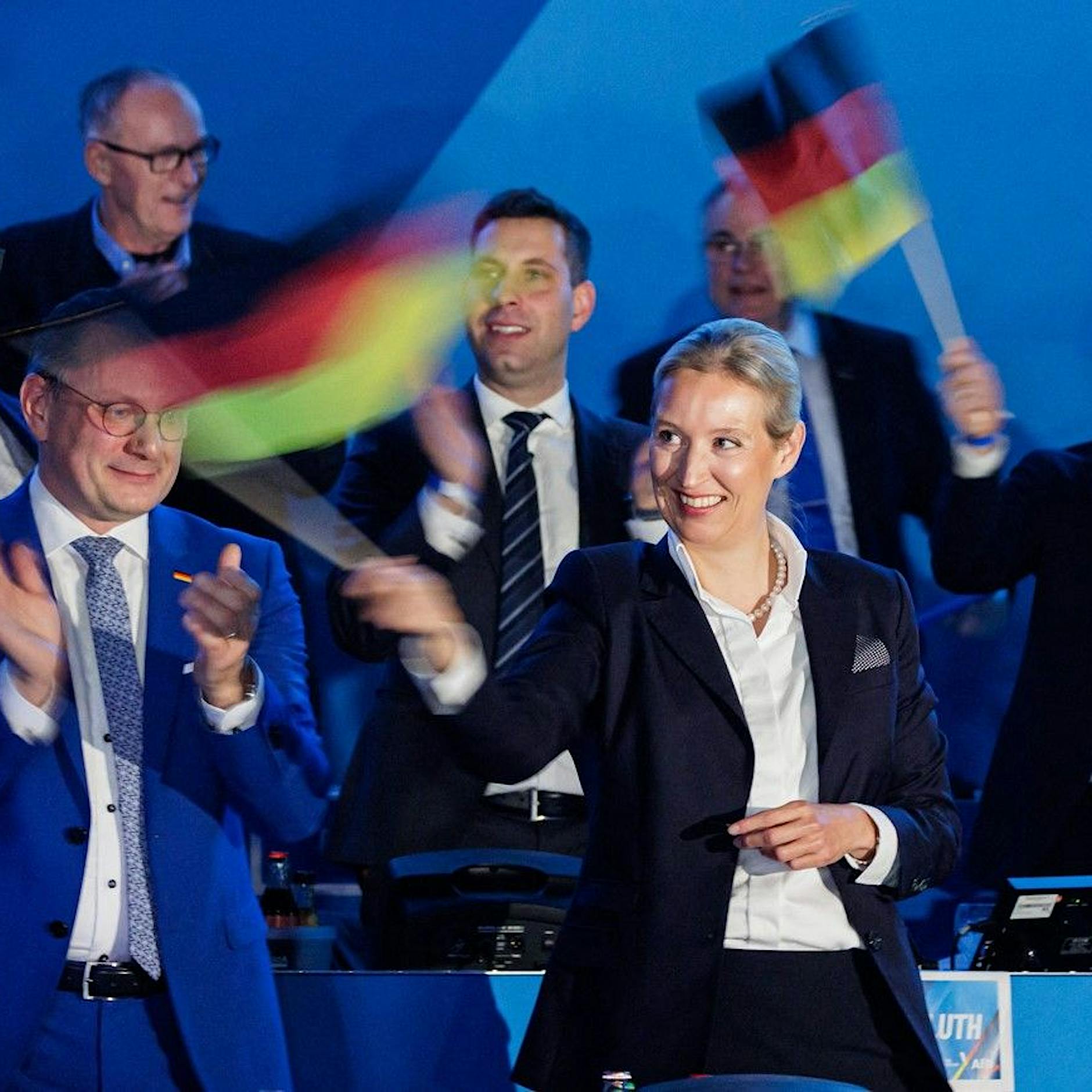 AfD-Bundesparteitag: Chaos wird mit Harmonie bekämpft – Bericht aus Riesa