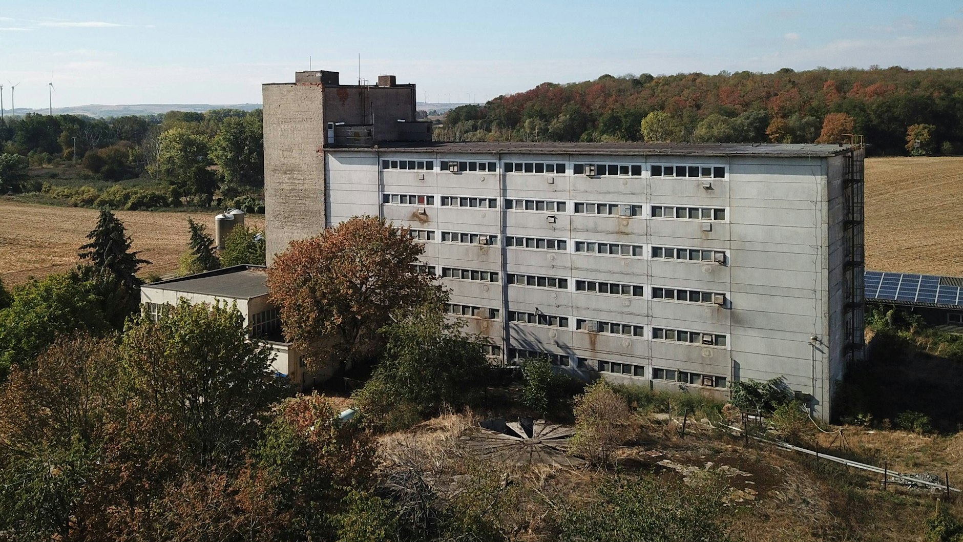 Schweinehochhaus in Maasdorf, Sachsen-Anhalt.