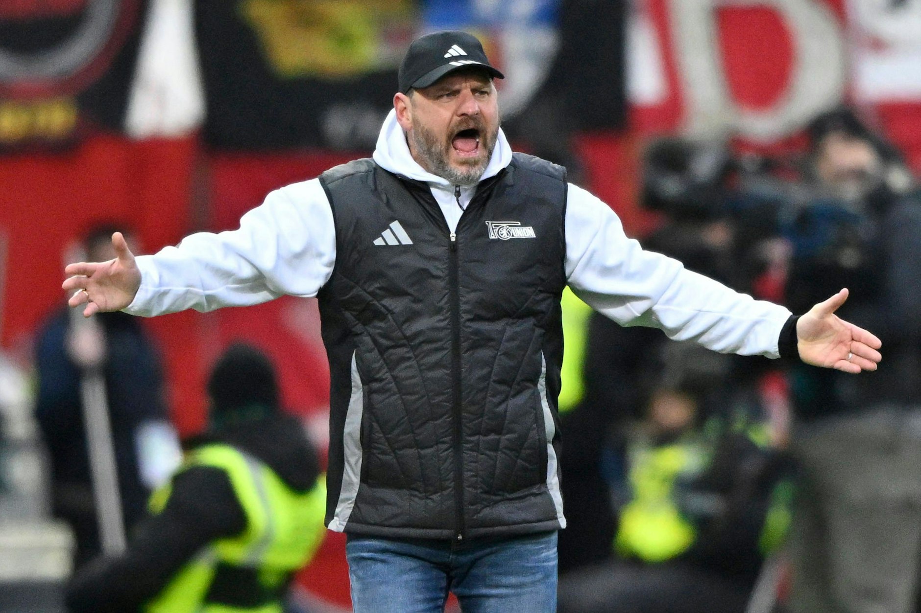 Trainer Steffen Baumgart (53) wollte mit dem 1. FC Union offensiveren Fußball spielen. In Heidenheim gelang das nur 15 Minuten lang.