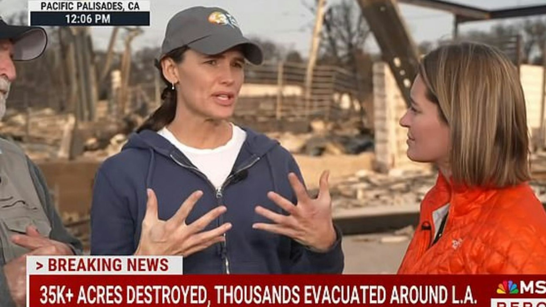 In ihrer Trauer um ihre tote Freundin stürzte sich Jennifer Garner in die Freiwilligenarbeit, um Brandopfern zu helfen.