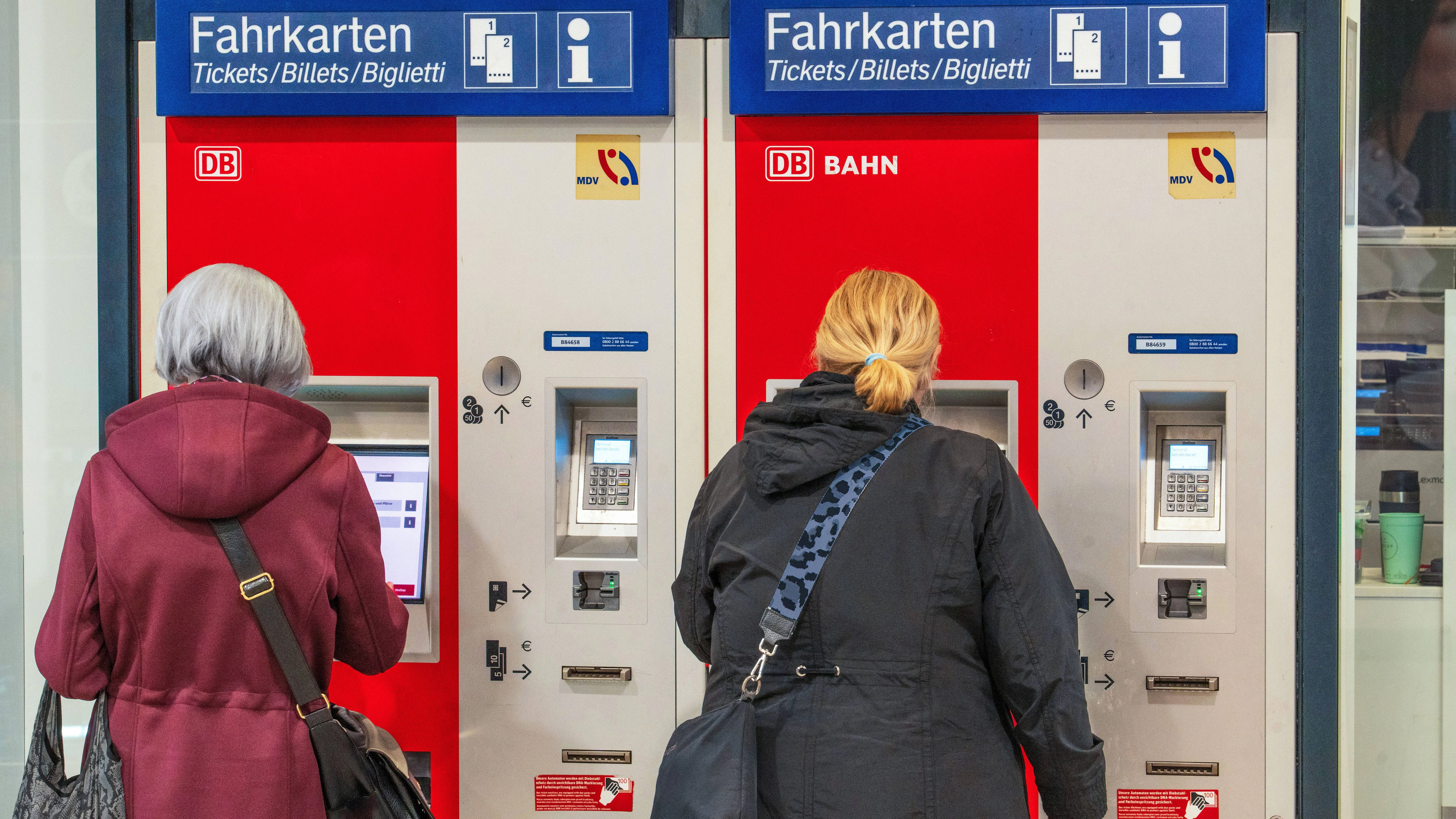 Wer mit der Bahn fahren will, kann zwischen dem 14. und dem 28. Januar ordentlich sparen.