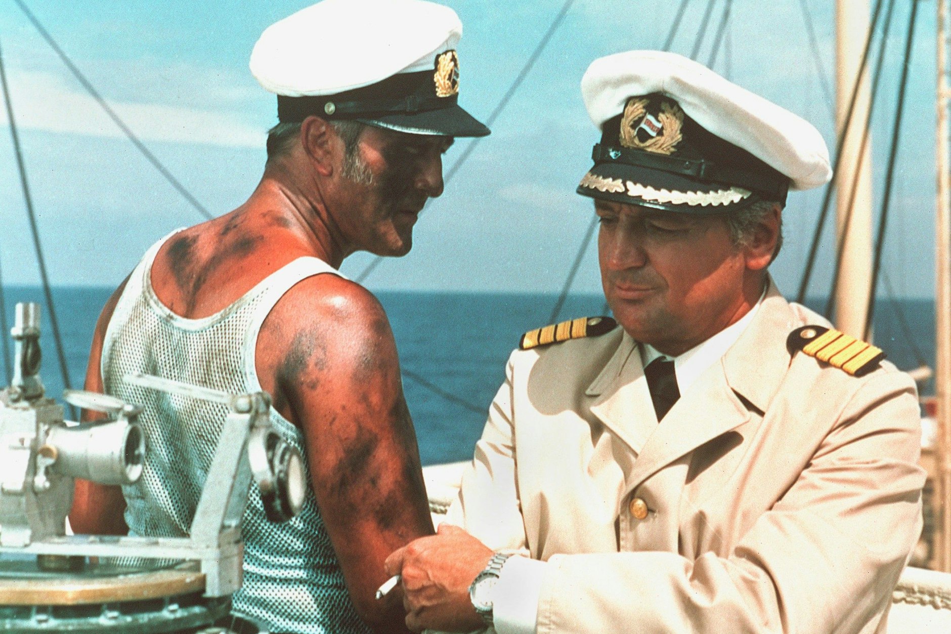 Die DDR-Serie „Zur See“, die auf dem Schiff MS Fichte spielte, hatte viele Fans. Hier: Kapitän Karsten (Horst Drinda) und Chief Paul Weyer (Günter Naumann).