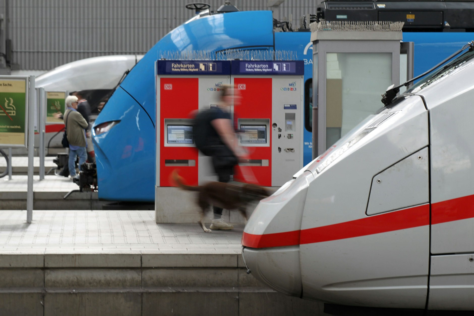 Bahnfahren ist teuer, doch laut Berichten steht die Deutsche Bahn kurz vor einer Preisoffensive.