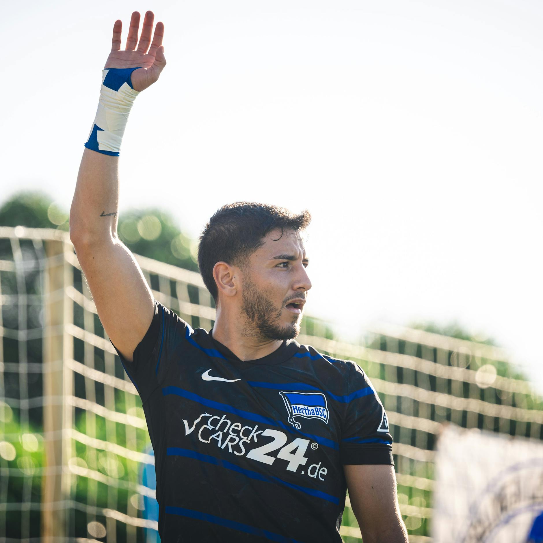 Mittelfeldspieler Kevin Sessa drängt in die Startelf.
