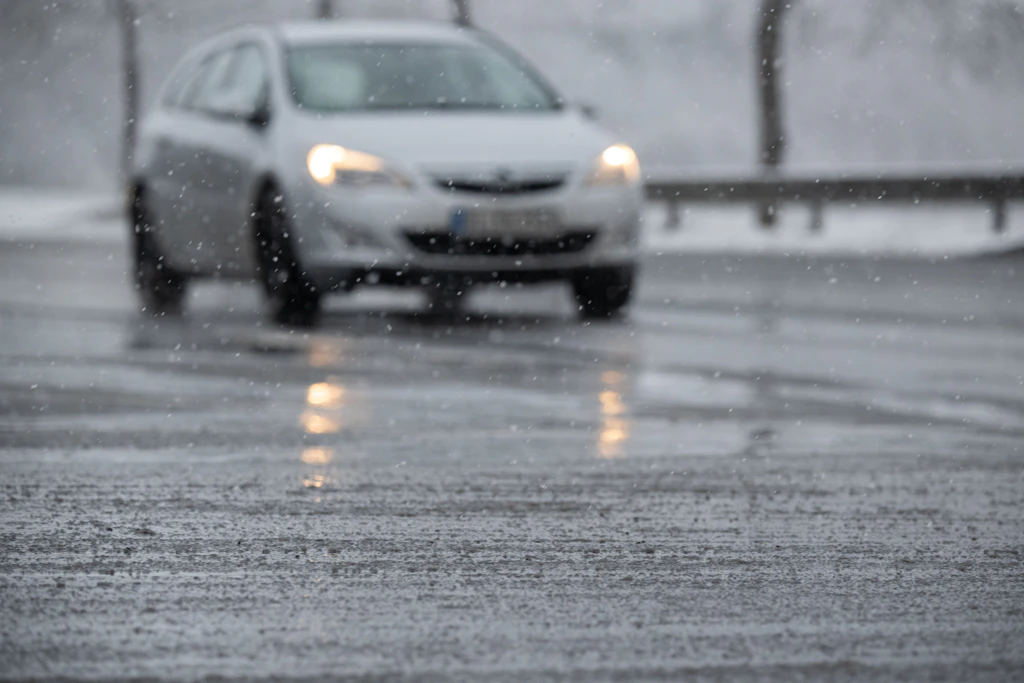 Wetter: Bei Dauerfrost wird es glatt auf den Straßen in Berlin