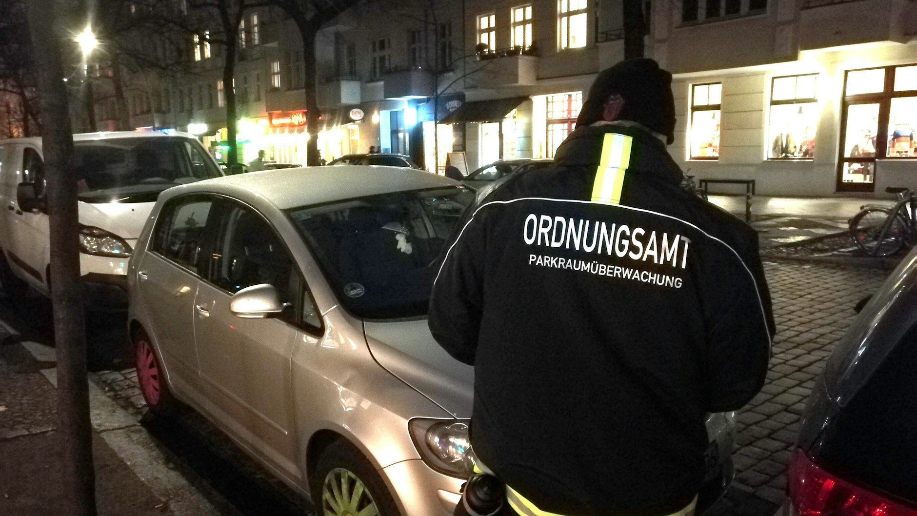 Über elf Millionen Euro nahm der Bezirk Friedrichshain-Kreuzberg in den Parkzonen ein – auch mittels Knöllchen.