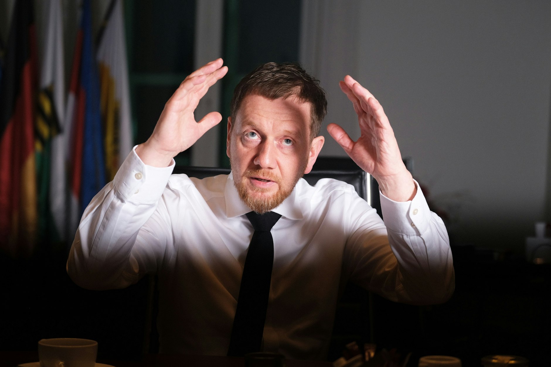 Michael Kretschmer beim Interview in Dresden