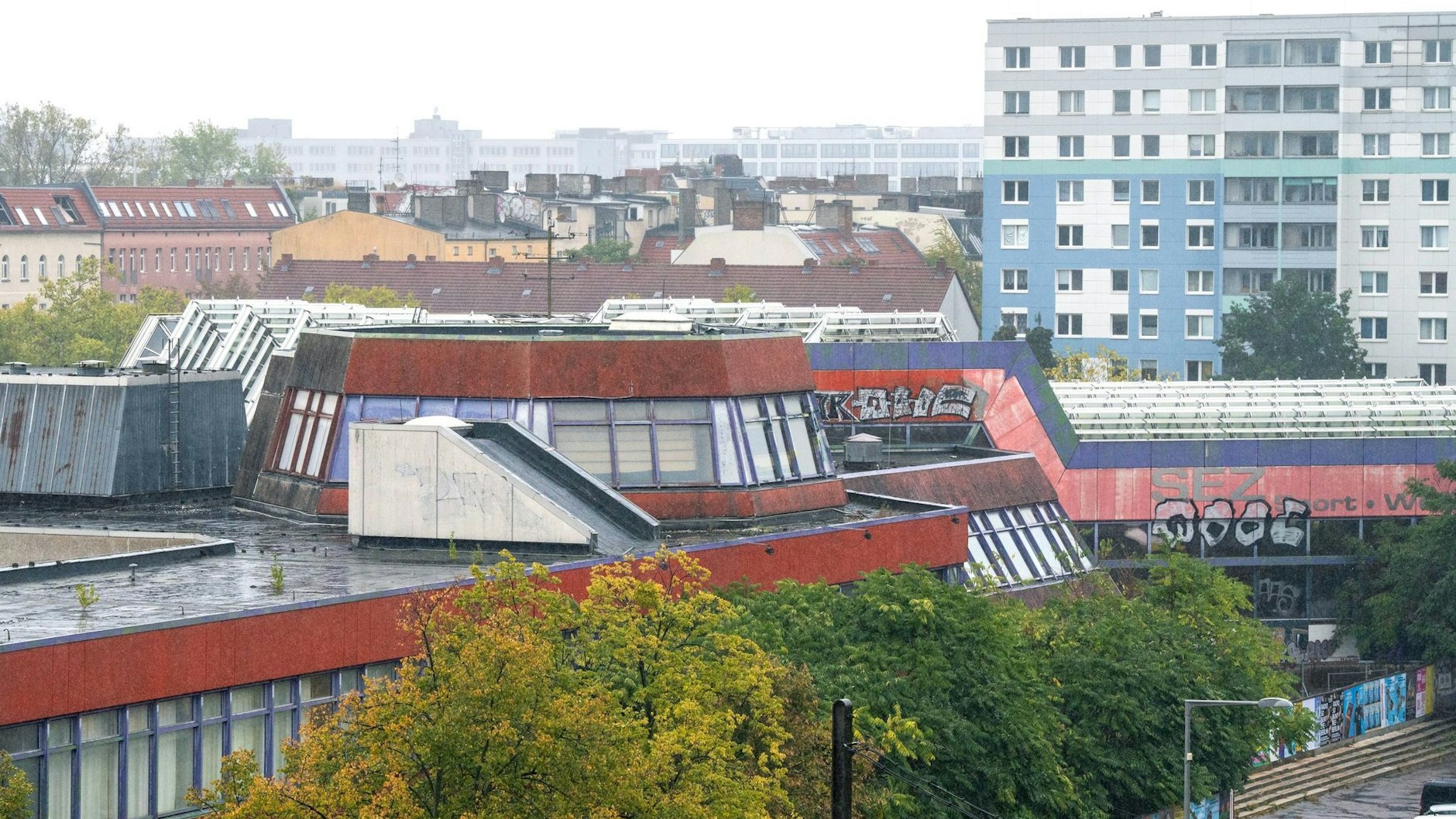 Auch das Gebiet um das Sport- und Erholungszentrum&nbsp; an der Landsberger Allee soll in Friedrichshain-Kreuzberg Parkzone werden.