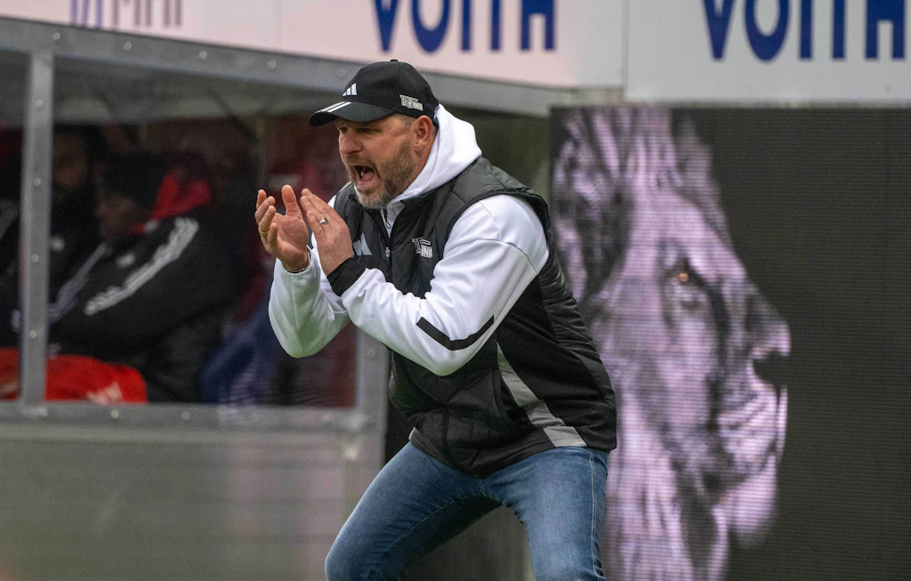 Abwehr-Alarm beim 1. FC Union: Steffen Baumgart spielt mit dem Feuer!