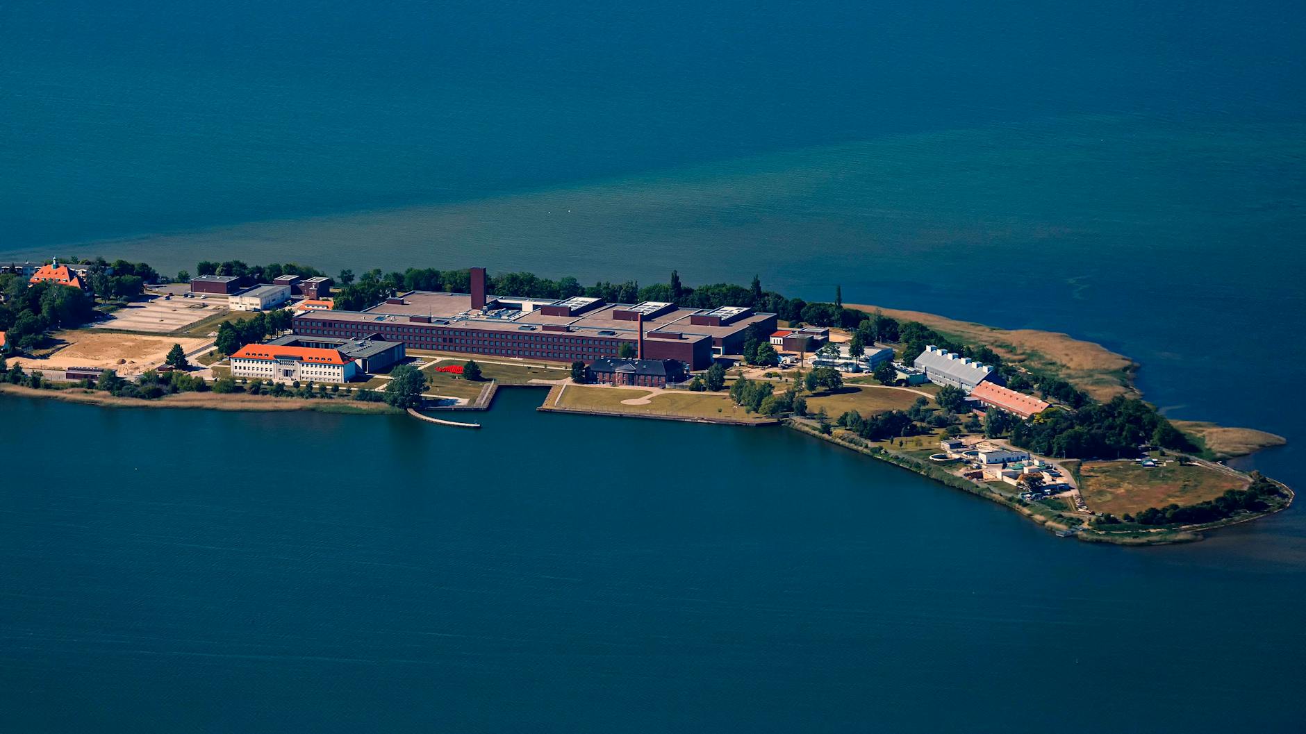 Die Insel Riems mit dem Friedrich-Loeffler-Institut: Von dort aus brach 1982 die letzte Maul- und Klauenseuche in der DDR aus.