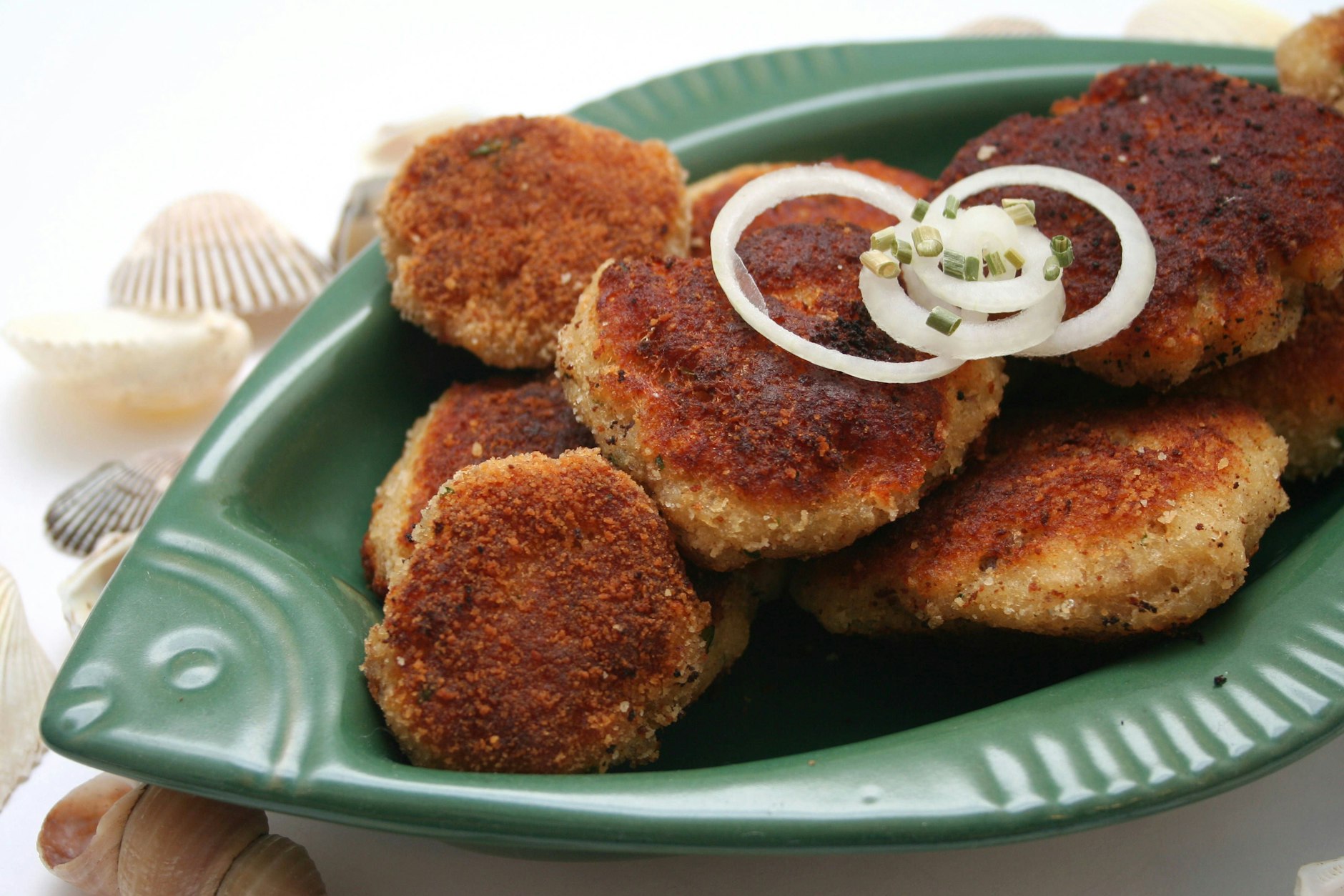 Fischbouletten sind ein einfaches, aber leckeres Gericht - und das Rezept ist eine tolle Abwechslung zu Frikadellen mit Fleisch!