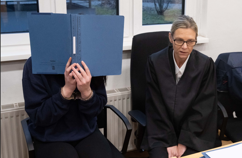 Image - „Endlich ist das Schwein tot“ – Mordprozess gegen 17-Jährige