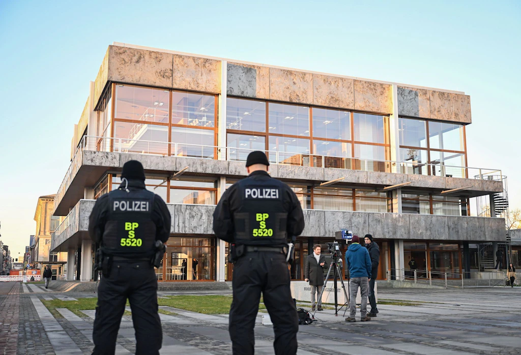 Polizeigebühren: Bundesligavereine sollen für Hochrisikospiele zahlen