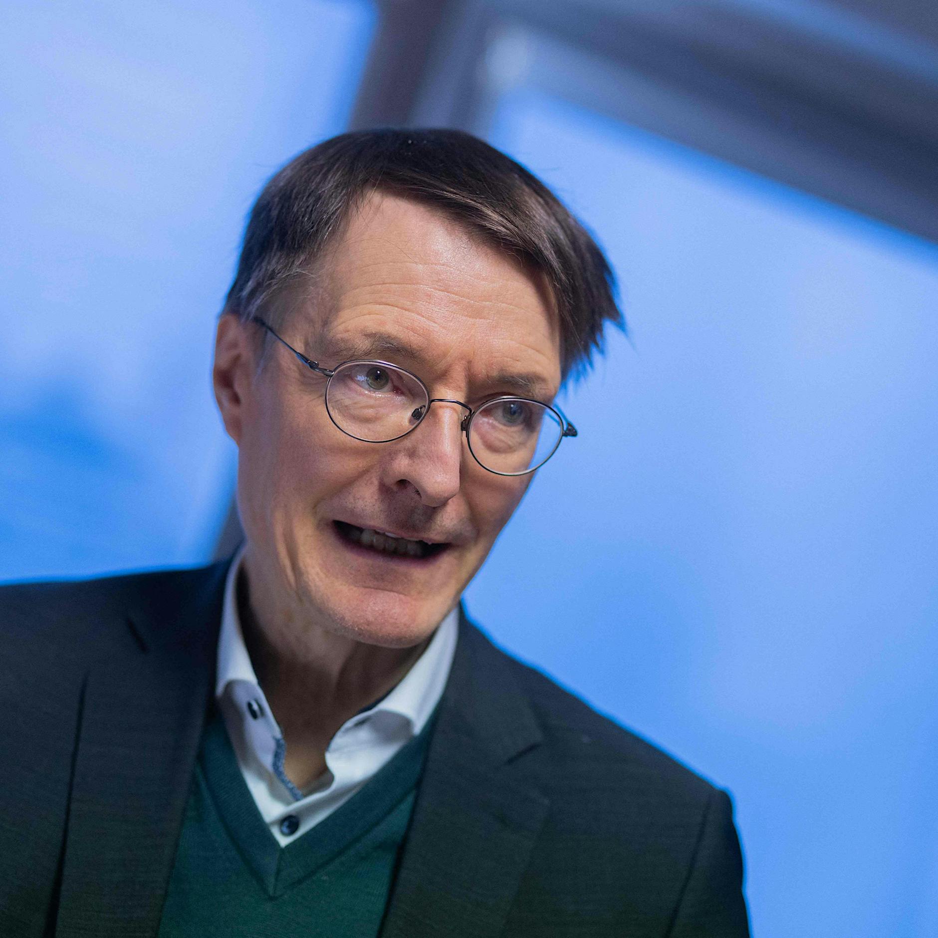 Streit Alice Weidel und Karl Lauterbach auf X: Post gelöscht, Dank an Berliner Zeitung