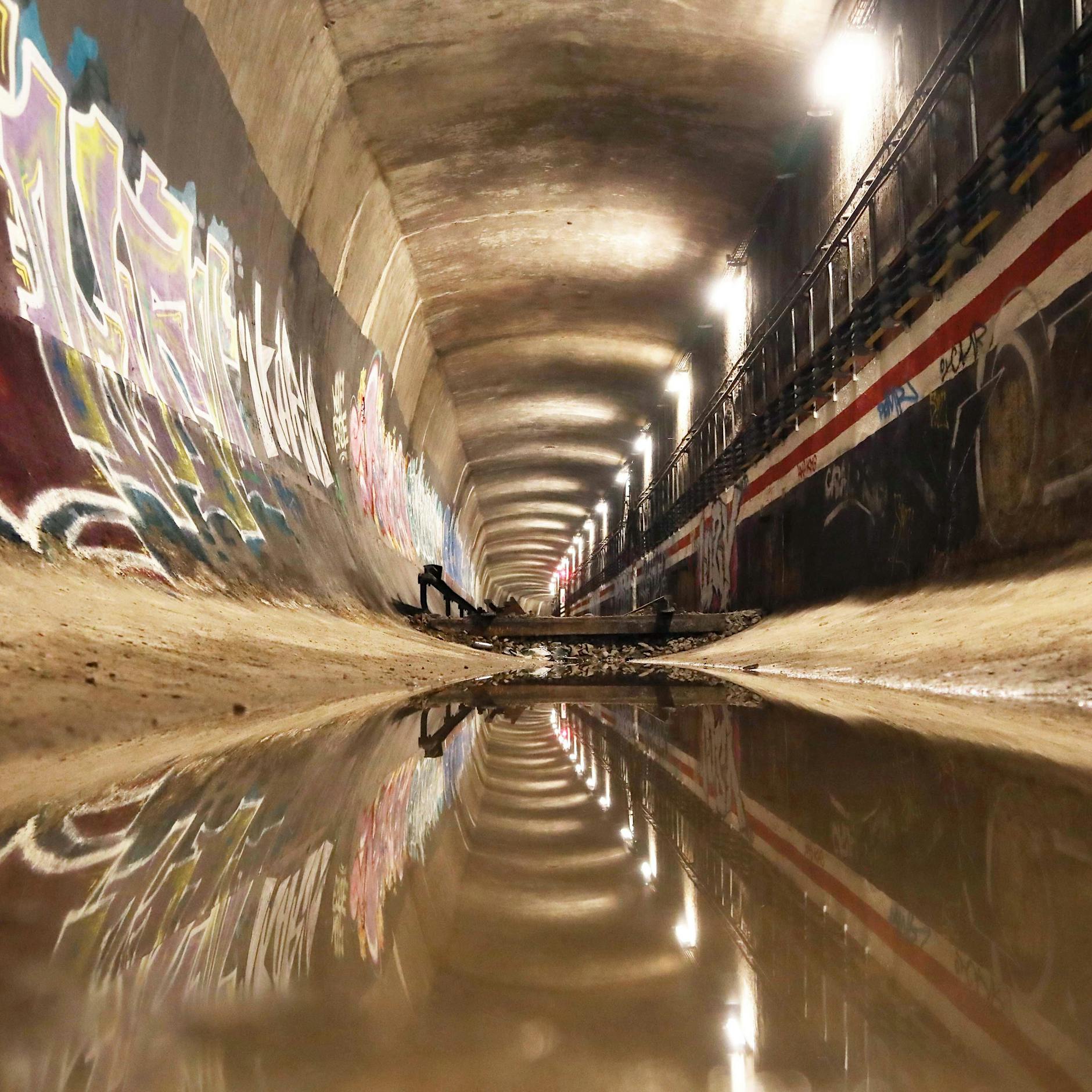 Bau-Chaos in Berlin! Die BVG kämpft, Millionen verpuffen, Fahrgäste leiden