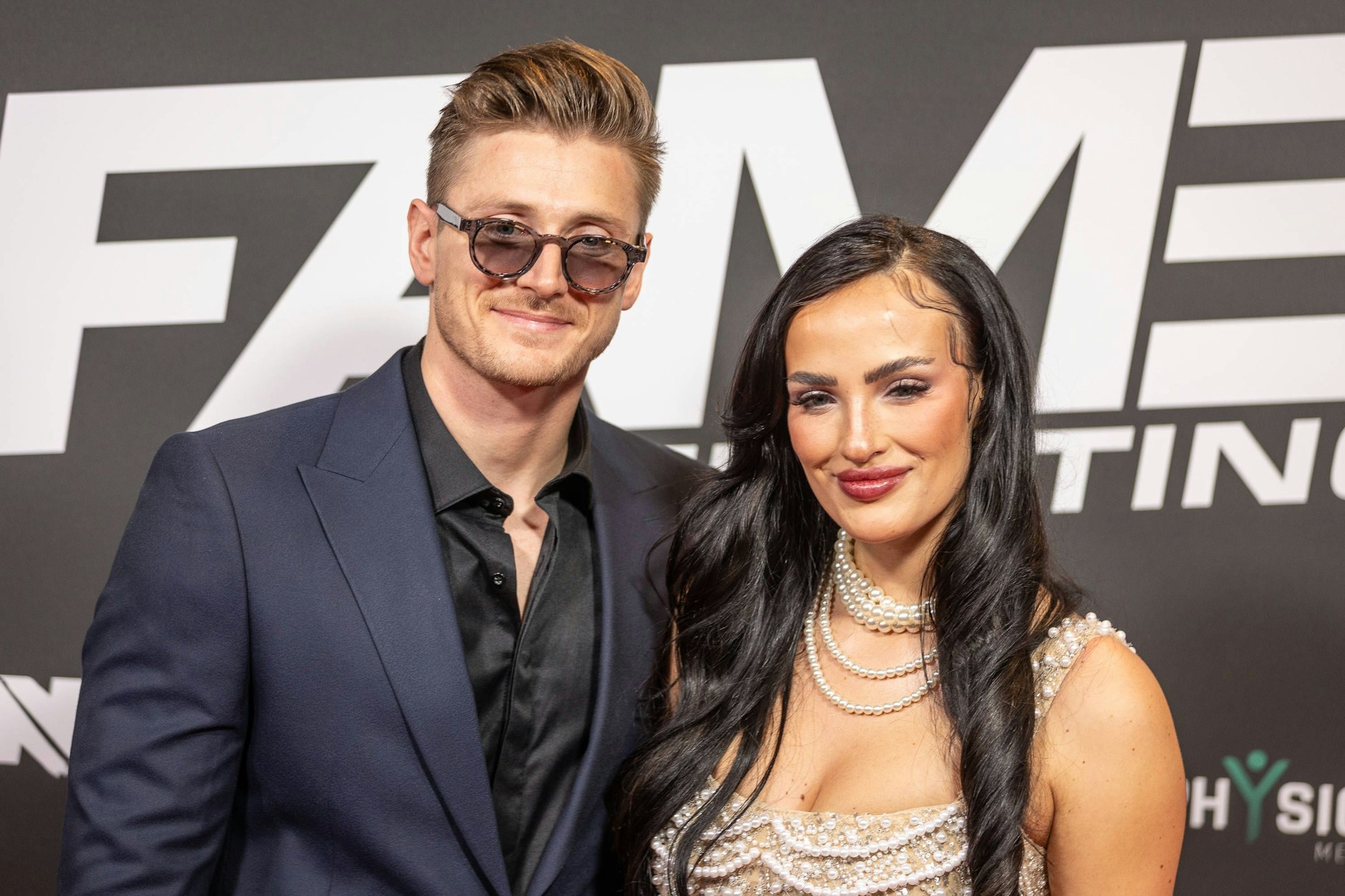 Tommy Pedroni und Paulina Ljubas haben es auf Walentina Doronina abgesehen.