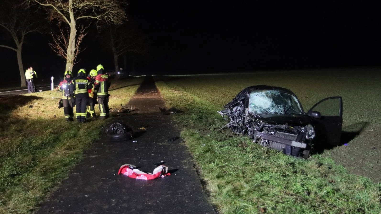 In Mittenwalde kam es auf einer Landstraße zu einem heftigen Unfall. 