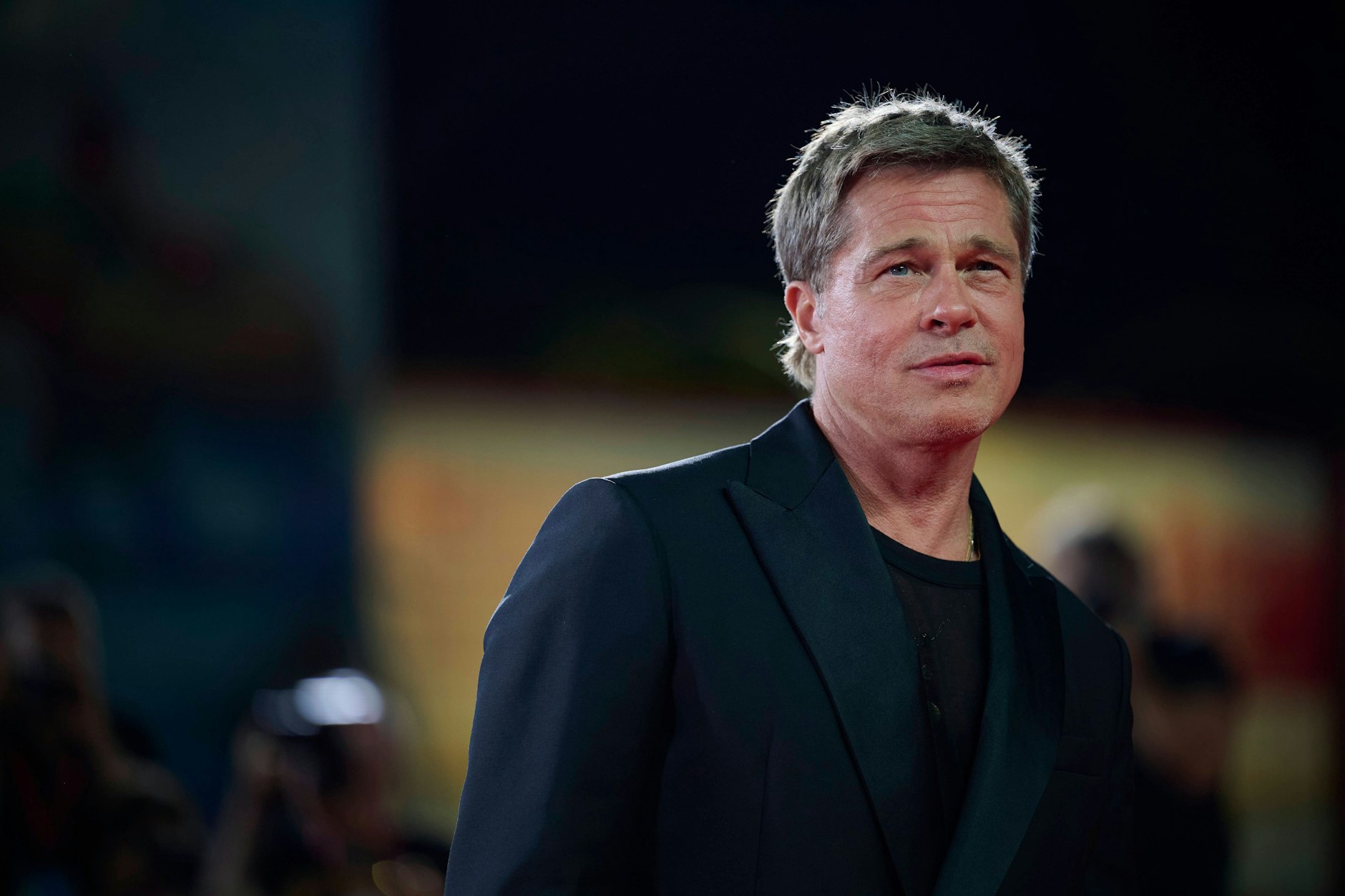 Betrüger nutzen den Namen von Brad Pitt, um Frauen Geld aus der Tasche zu ziehen.