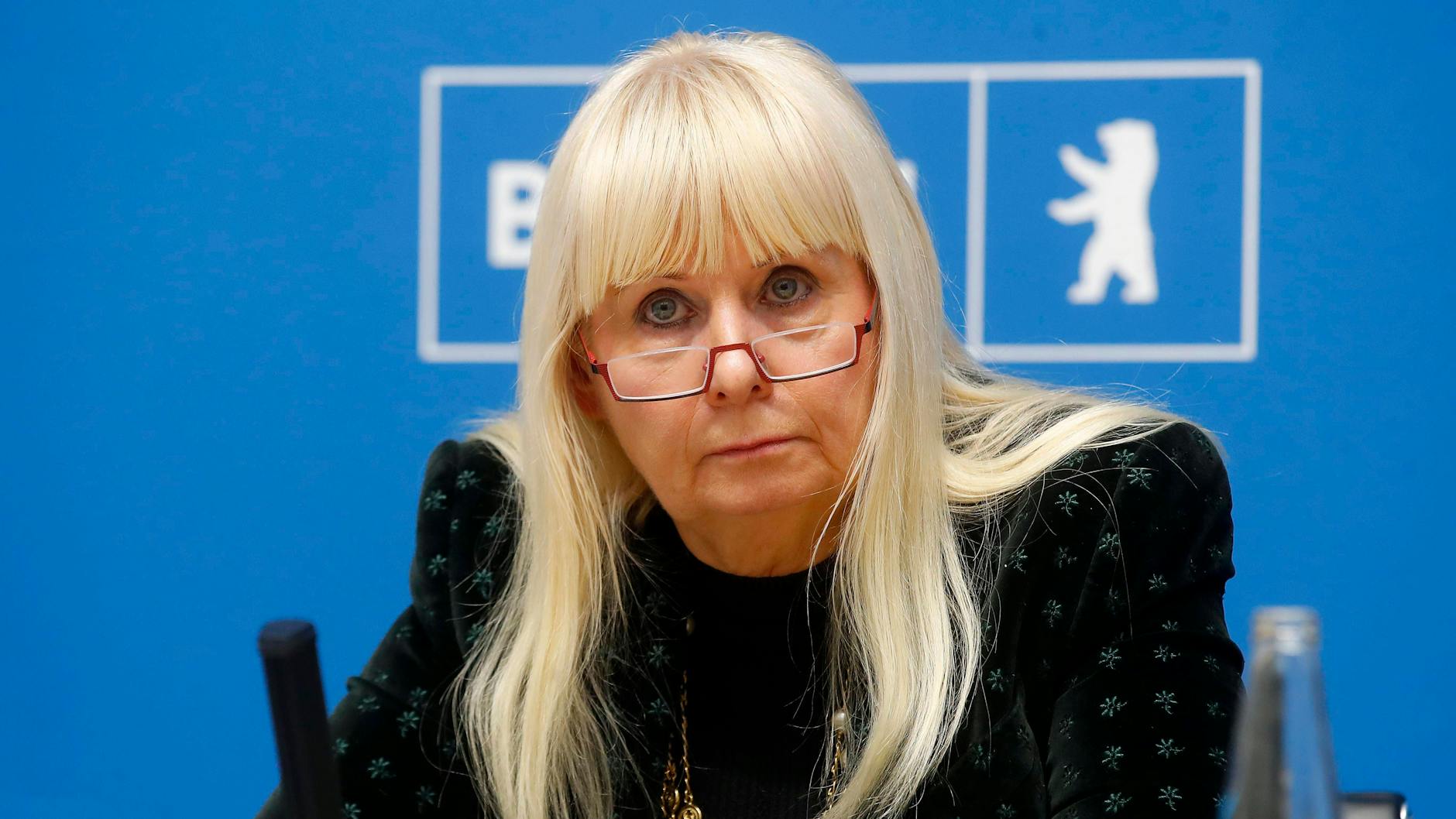Berlins Innensenatorin Iris Spranger schont die Fußballvereine Hertha und Union.