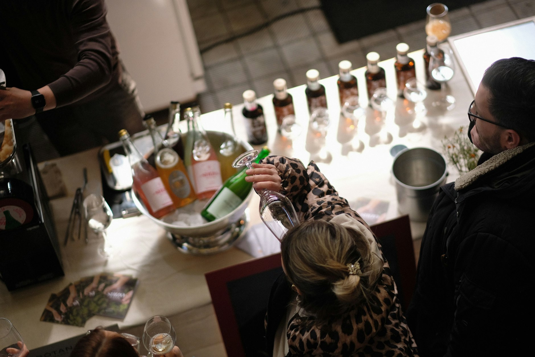 Alkoholfreie Weine haben sich am Markt etabliert. Inzwischen finden sie sich in den meisten Supermärkten in den Regalen.