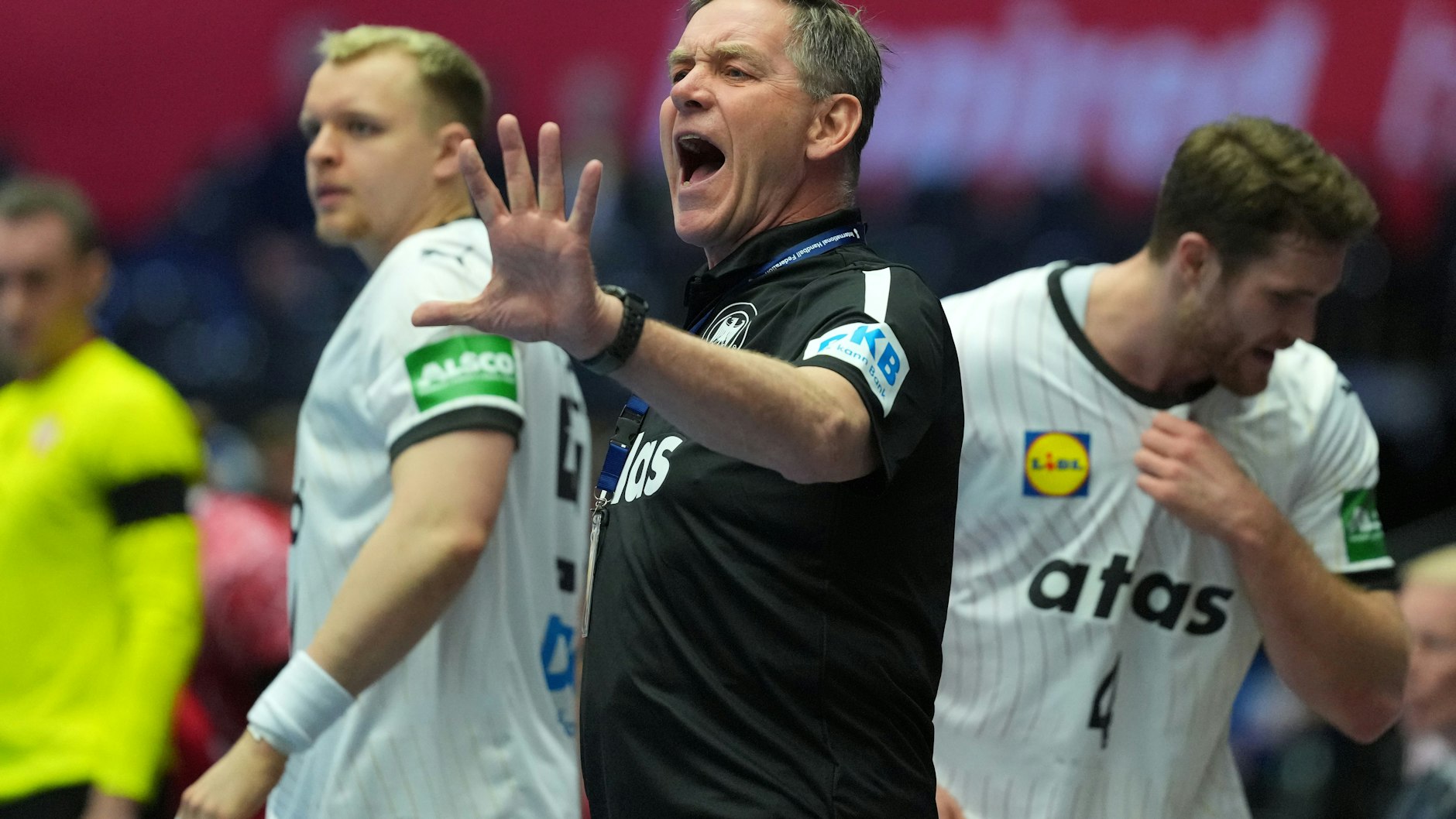 Trainer Alfred Gislason war anfangs nicht zufrieden mit seinem Team. 